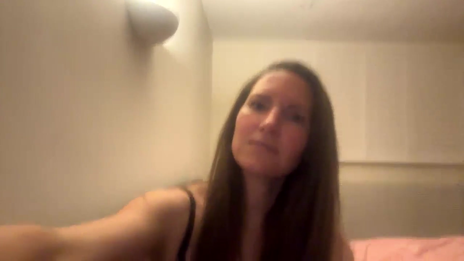 Gallery image thumbnail from Hornyharriet1's myfreecams stream on, 05/18/2024, 20:32 image 17 of 20