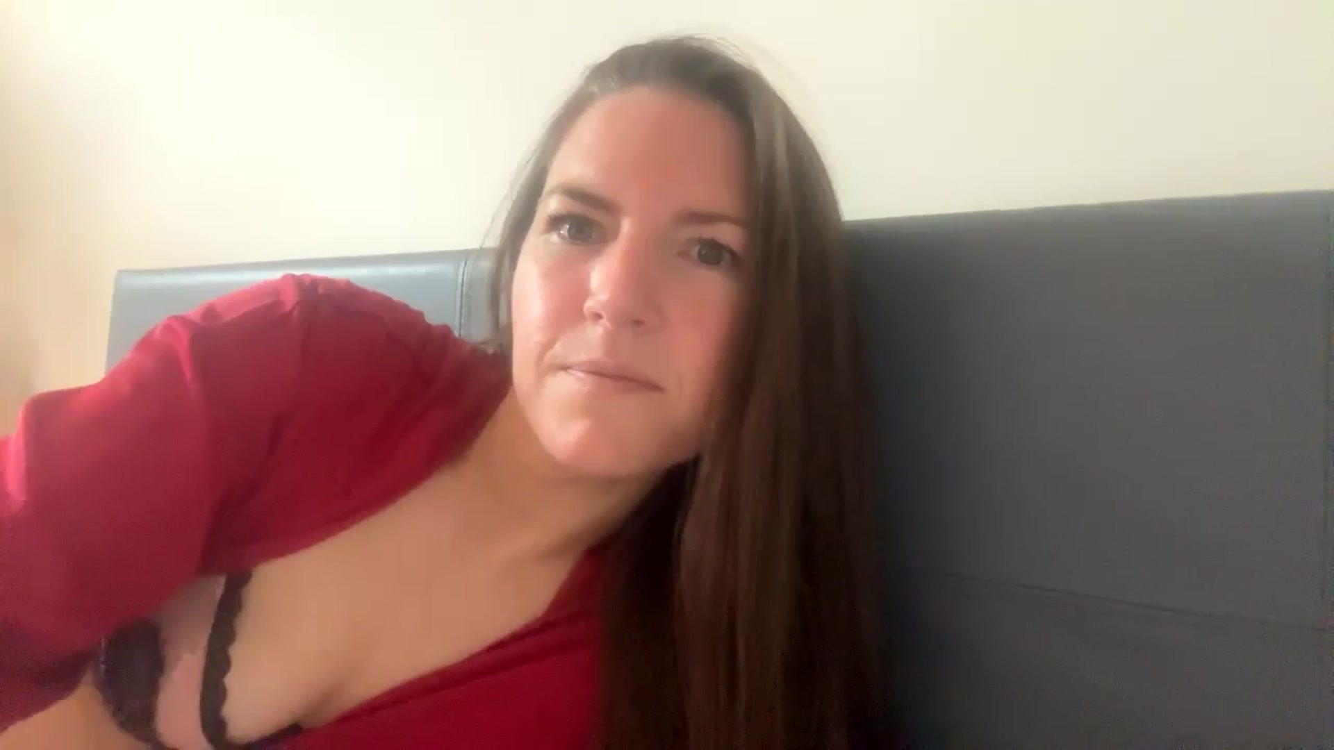 Gallery image thumbnail from Hornyharriet1's myfreecams stream on, 05/19/2024, 08:16 image 10 of 20