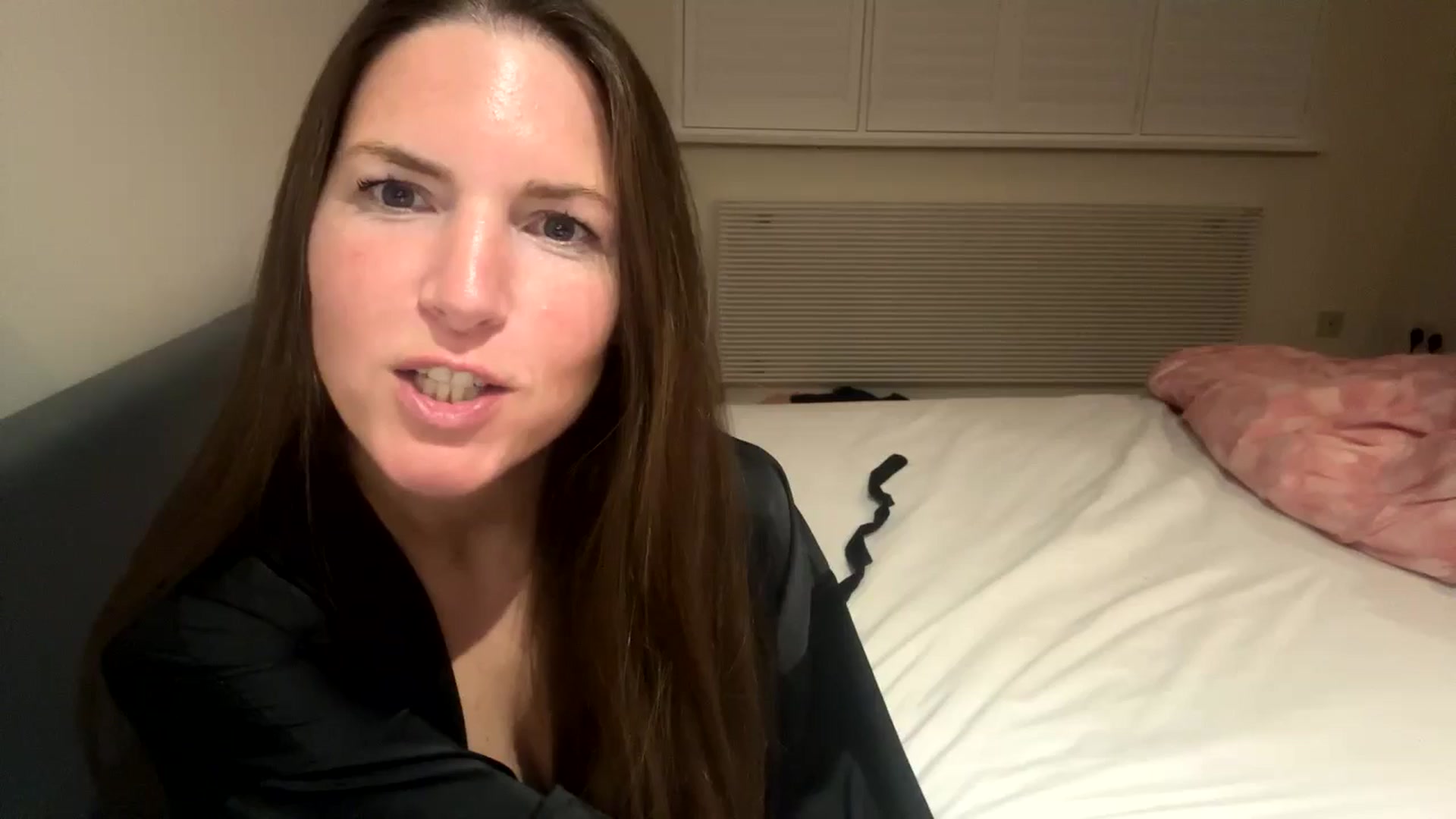 Gallery image thumbnail from Hornyharriet1's myfreecams stream on, 05/19/2024, 22:08 image 1 of 20