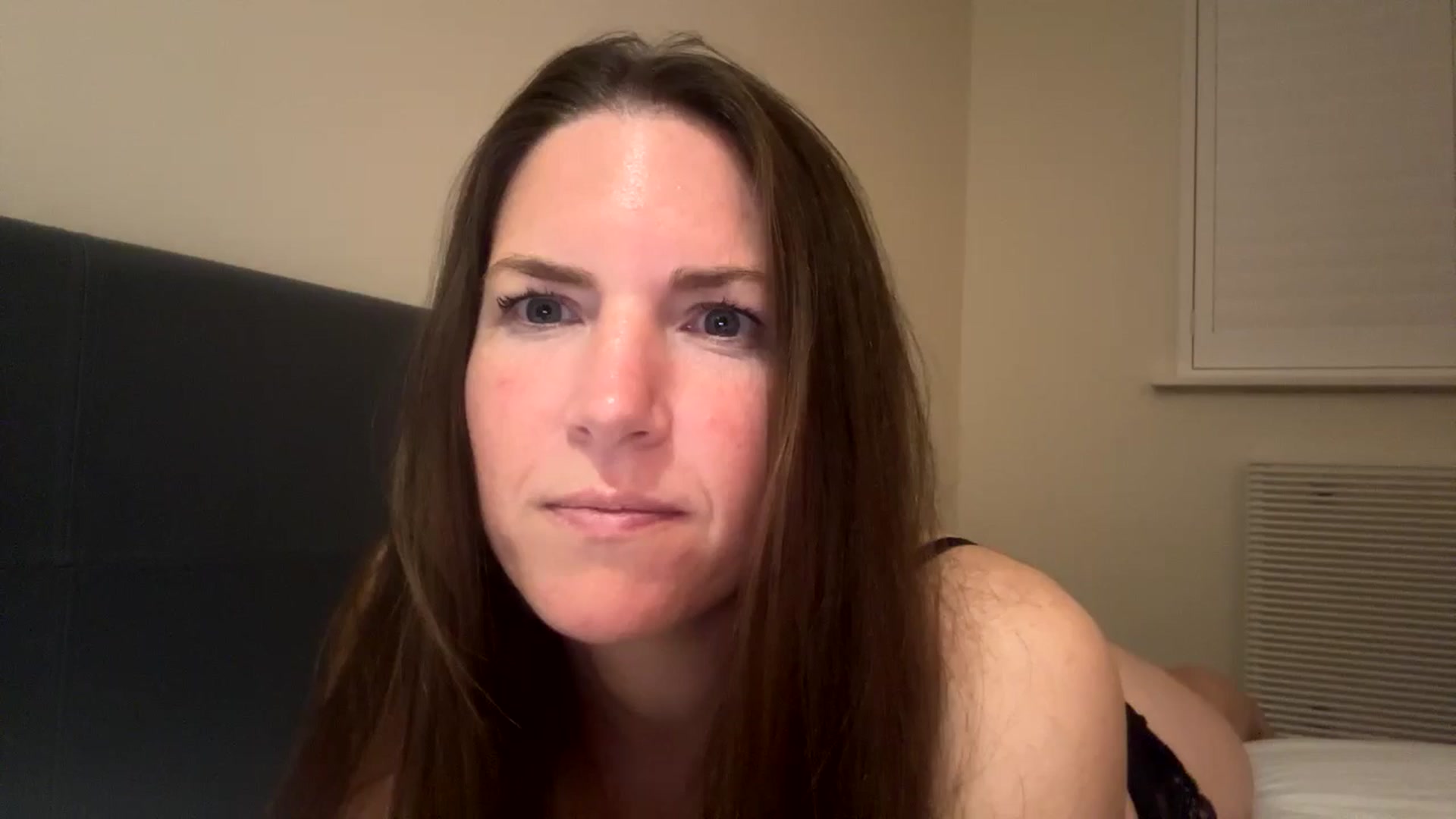 Gallery image thumbnail from Hornyharriet1's myfreecams stream on, 05/19/2024, 22:34 image 14 of 20