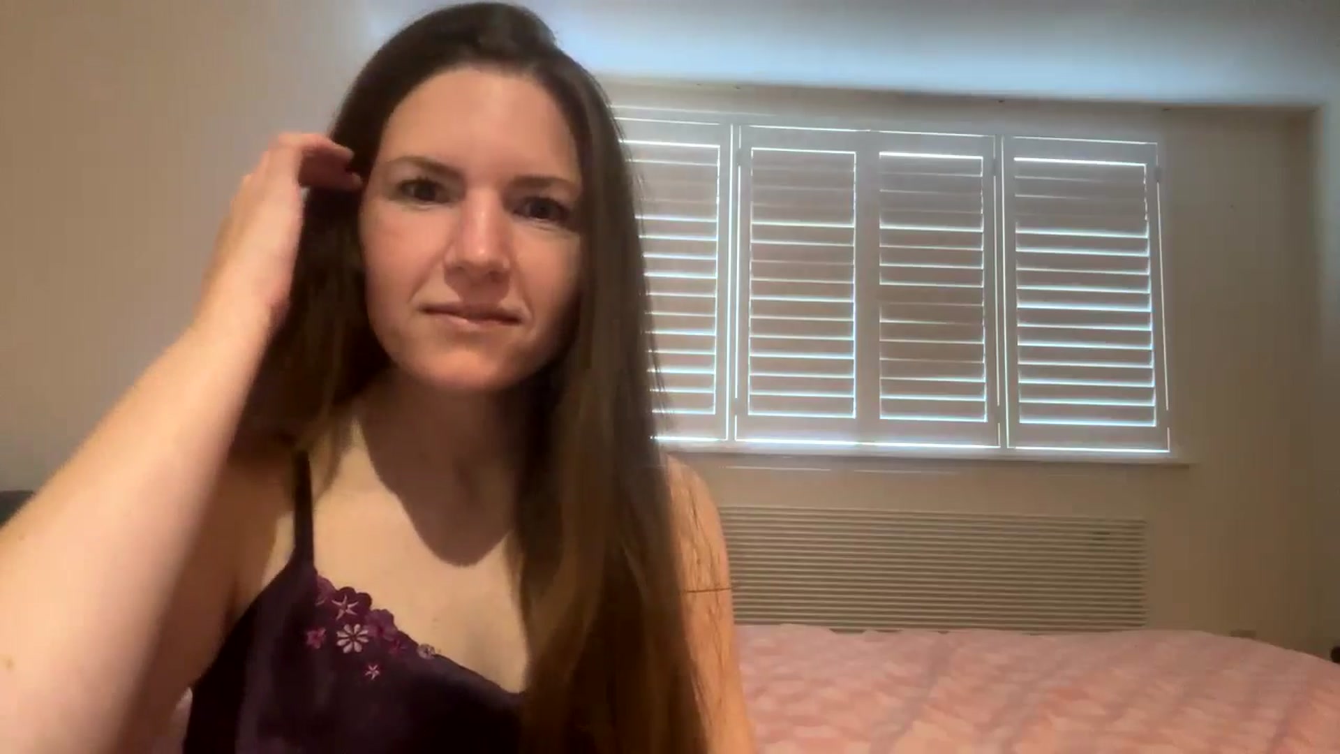Gallery image thumbnail from Hornyharriet1's myfreecams stream on, 06/02/2024, 07:10 image 13 of 20