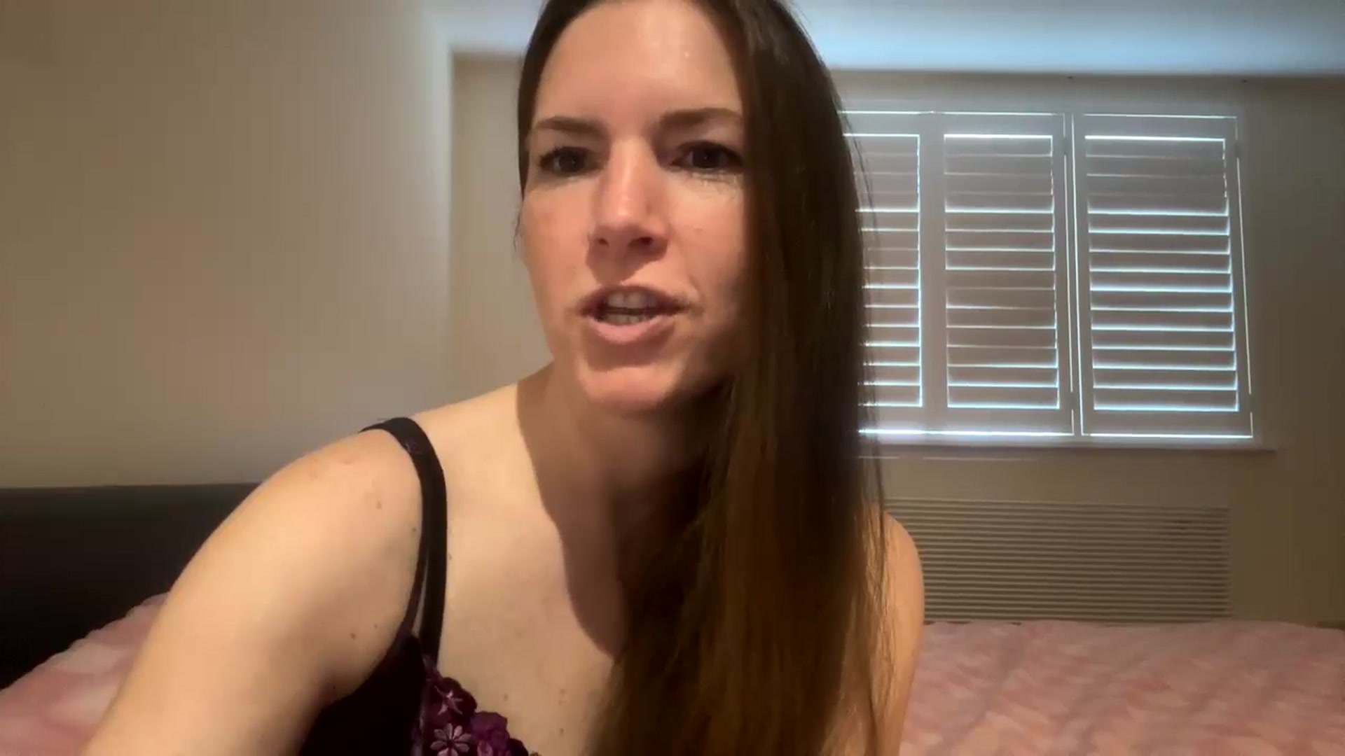 Gallery image thumbnail from Hornyharriet1's myfreecams stream on, 06/02/2024, 07:10 image 17 of 20