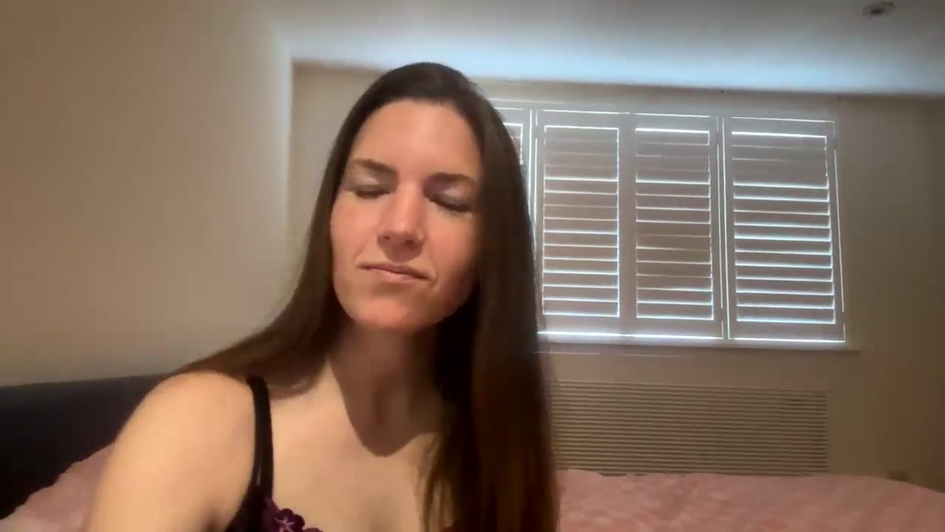 Gallery image thumbnail from Hornyharriet1's myfreecams stream on, 06/02/2024, 07:10 image 10 of 20