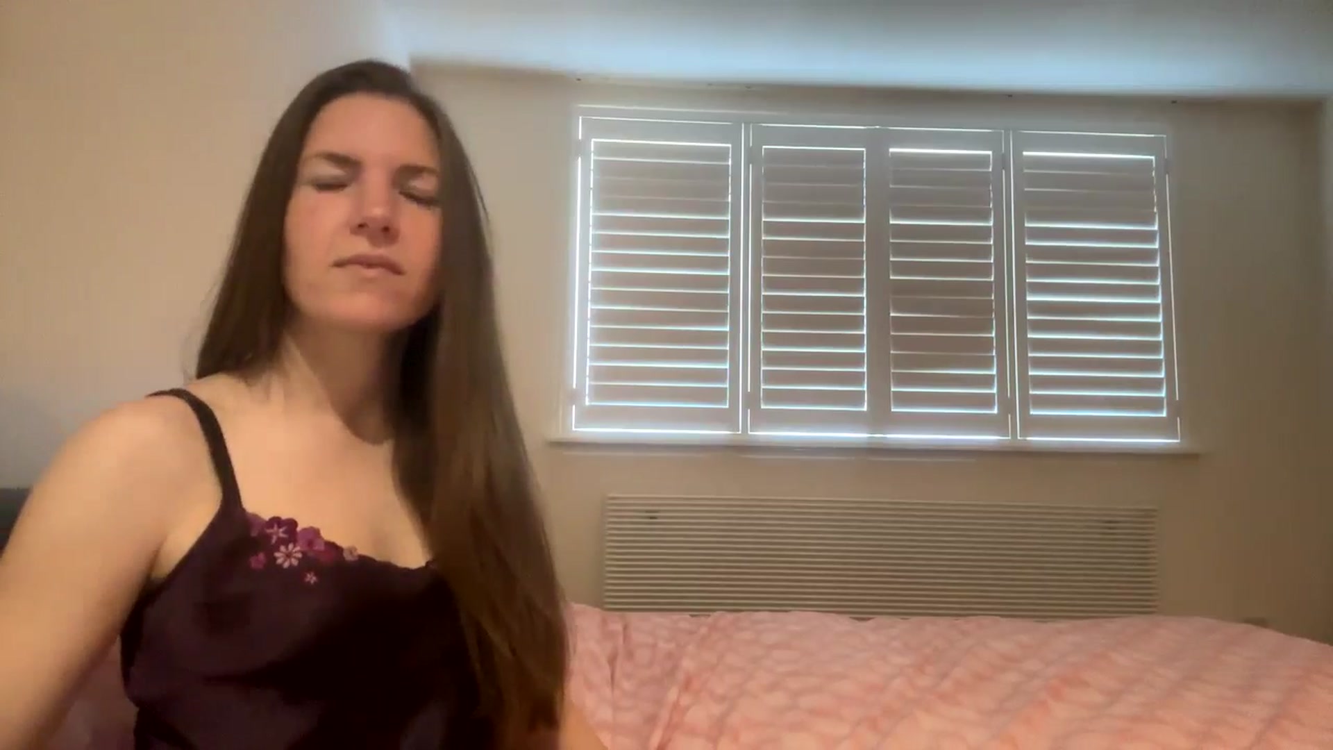 Gallery image thumbnail from Hornyharriet1's myfreecams stream on, 06/02/2024, 07:28 image 14 of 20