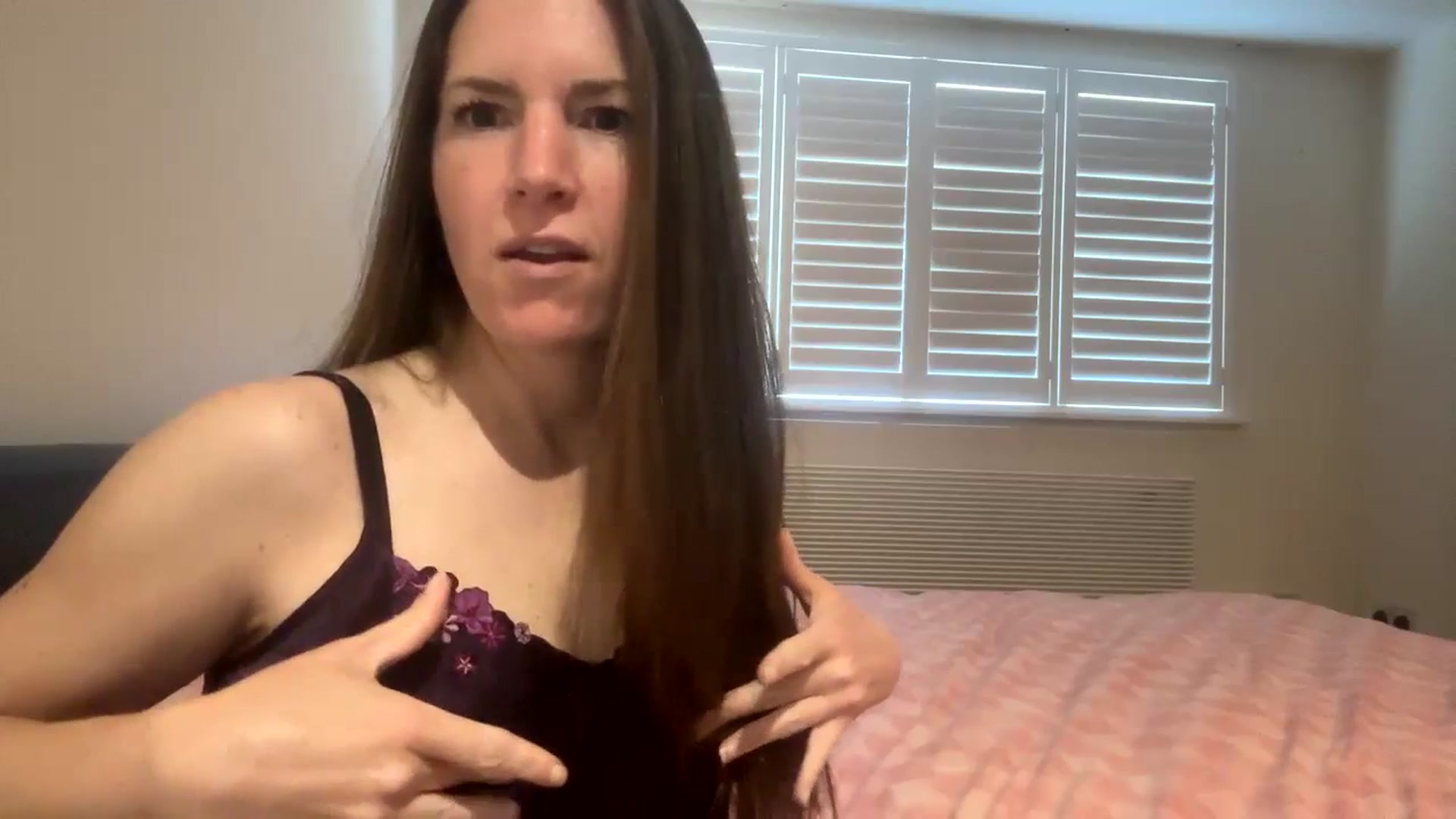 Gallery image thumbnail from Hornyharriet1's myfreecams stream on, 06/02/2024, 07:54 image 17 of 20