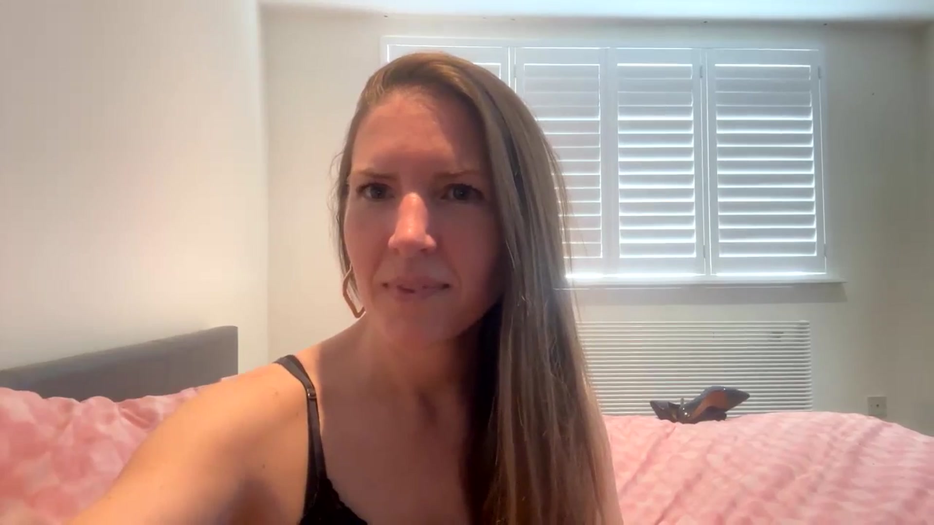 Gallery image thumbnail from Hornyharriet1's myfreecams stream on, 06/02/2024, 14:28 image 10 of 20