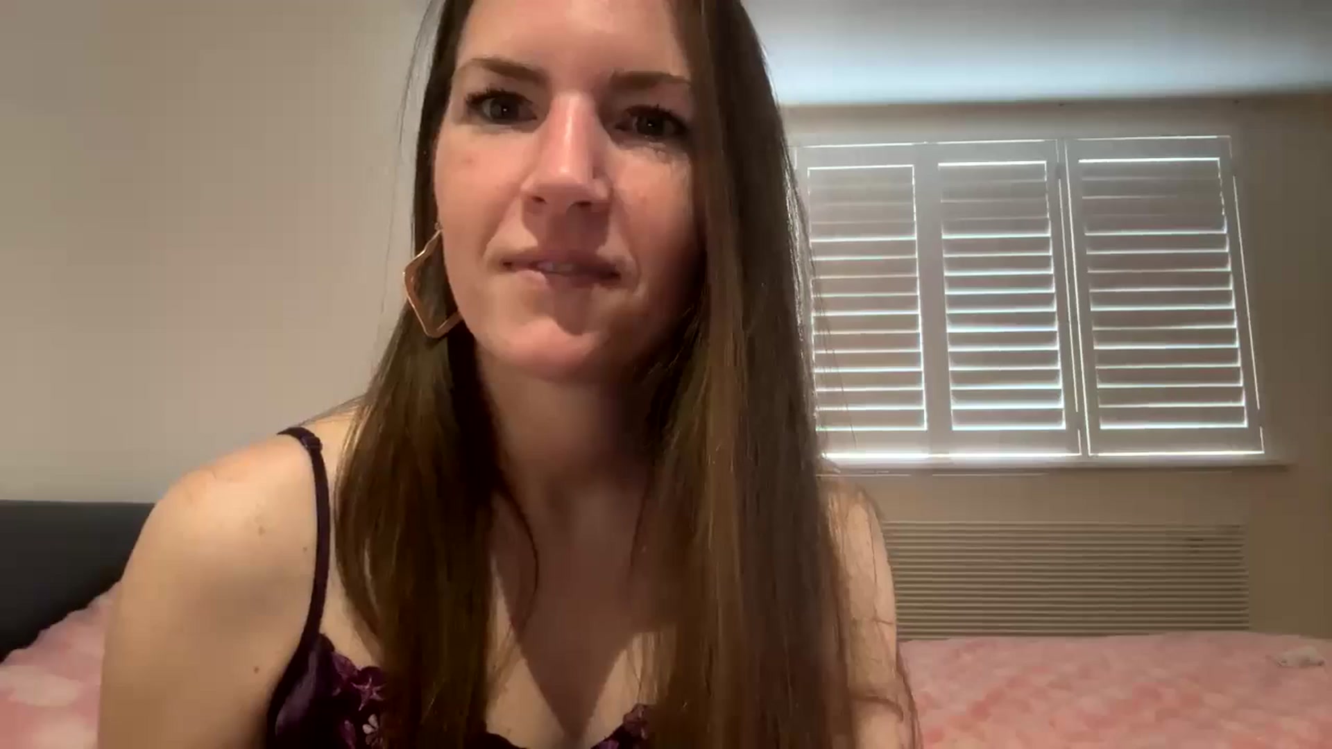 Gallery image thumbnail from Hornyharriet1's myfreecams stream on, 06/03/2024, 07:19 image 7 of 20