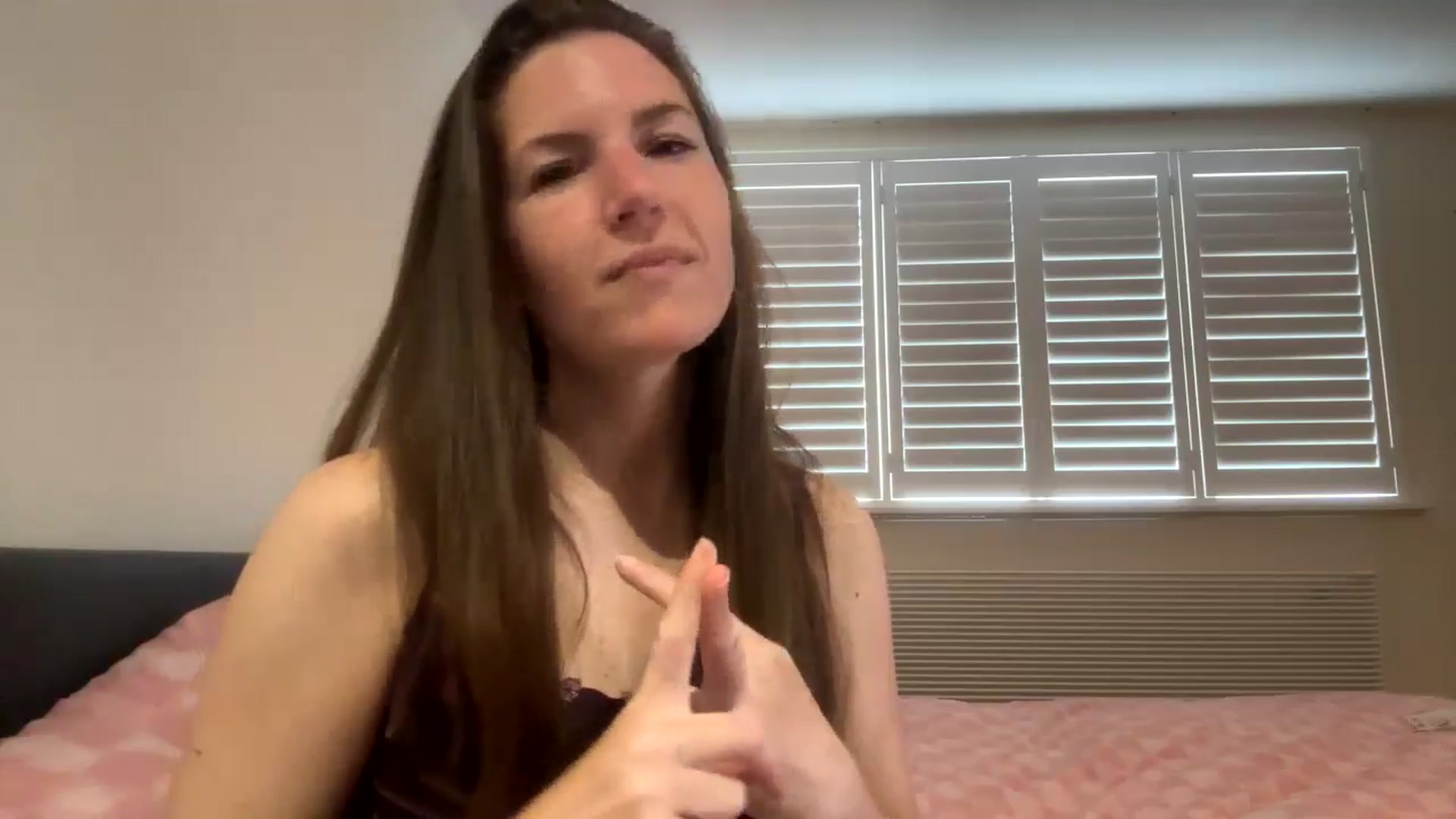 Gallery image thumbnail from Hornyharriet1's myfreecams stream on, 06/03/2024, 07:19 image 10 of 20