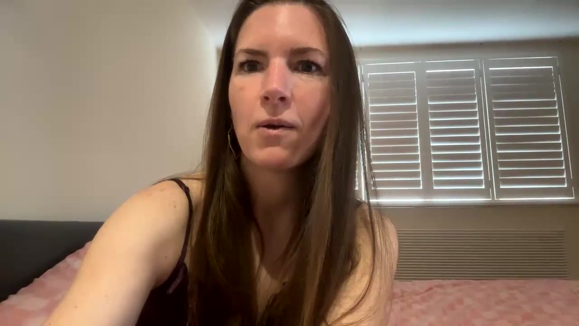 Gallery image thumbnail from Hornyharriet1's myfreecams stream on, 06/03/2024, 07:19 image 18 of 20