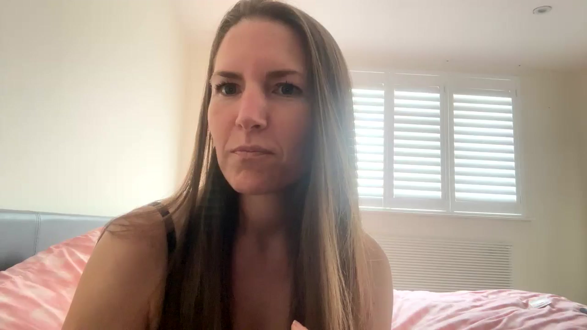 Gallery image thumbnail from Hornyharriet1's myfreecams stream on, 06/03/2024, 12:34 image 15 of 20