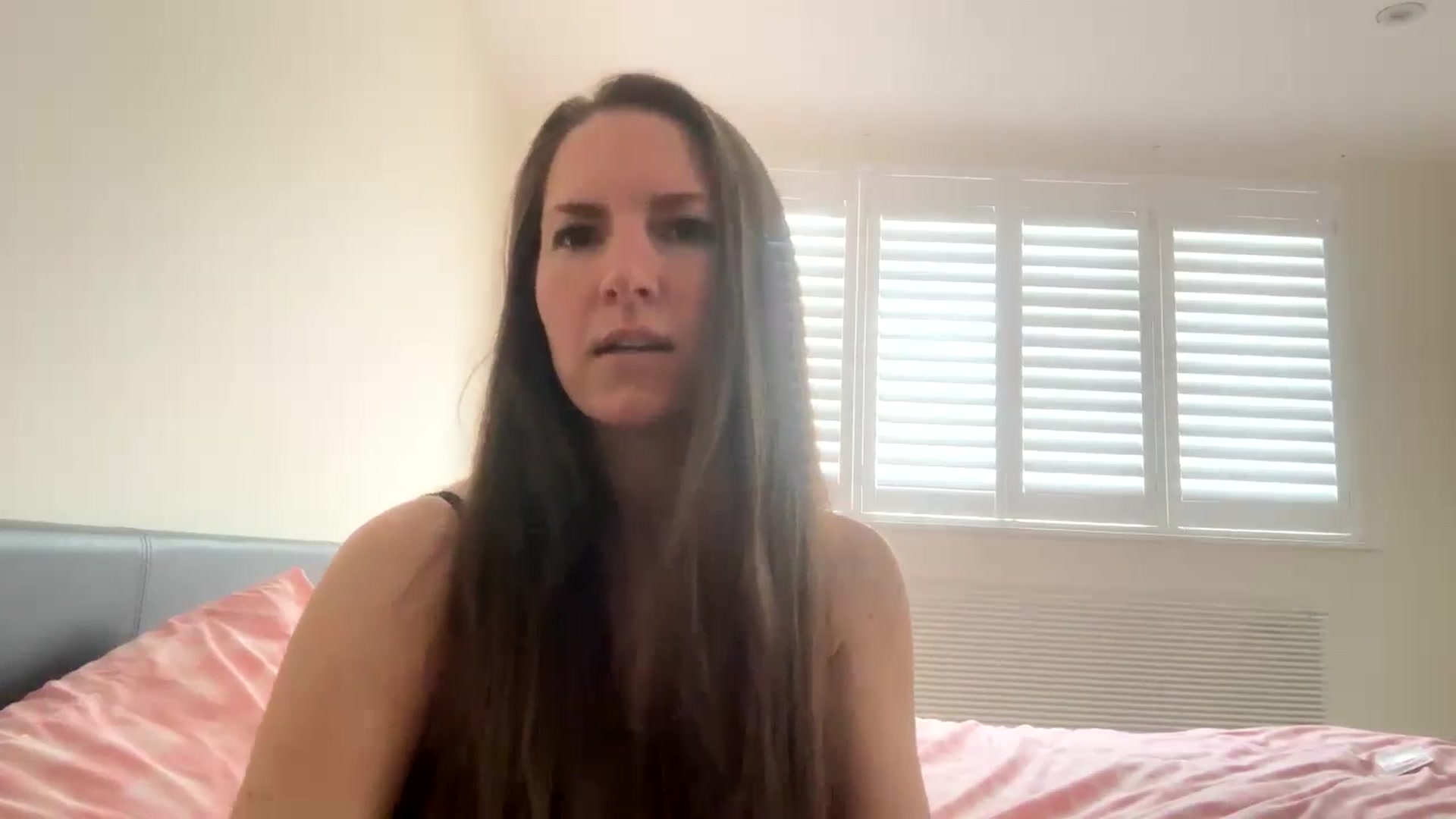 Gallery image thumbnail from Hornyharriet1's myfreecams stream on, 06/03/2024, 12:34 image 6 of 20