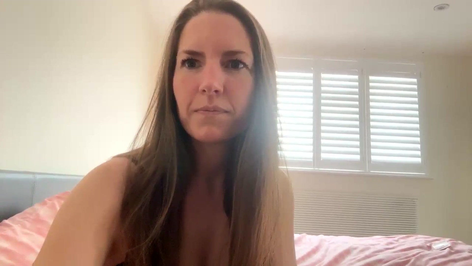 Gallery image thumbnail from Hornyharriet1's myfreecams stream on, 06/03/2024, 12:34 image 10 of 20