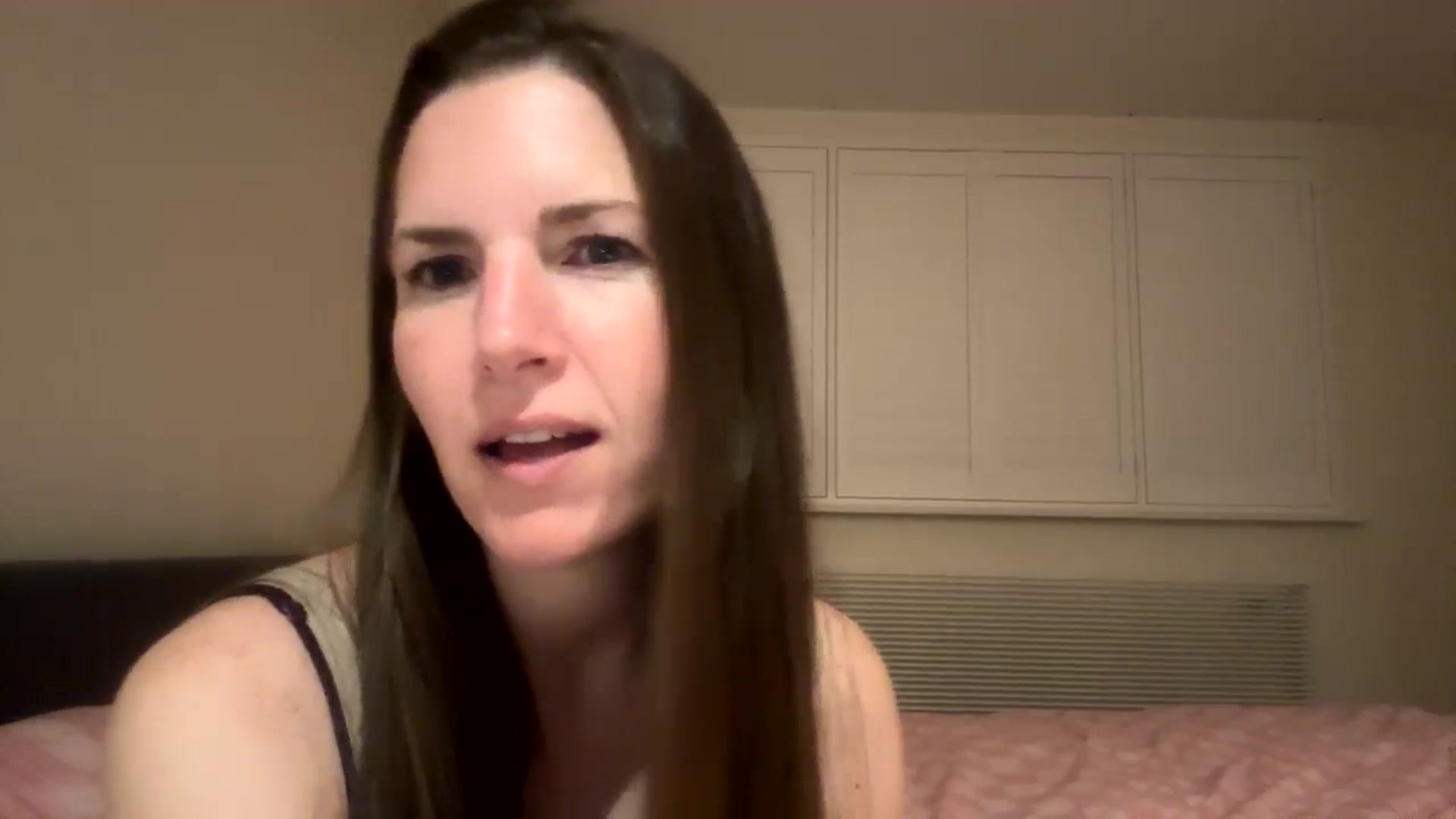 Gallery image thumbnail from Hornyharriet1's myfreecams stream on, 06/06/2024, 23:09 image 4 of 20