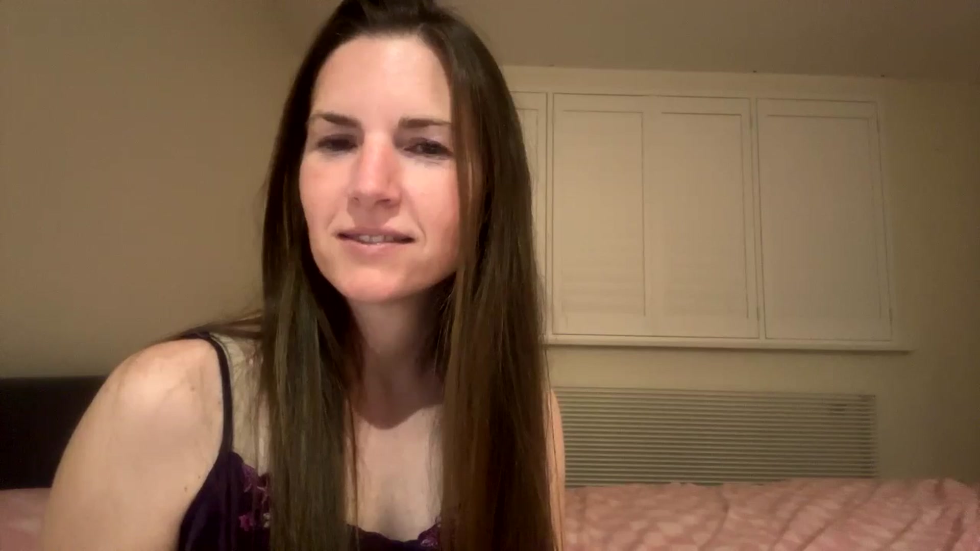 Gallery image thumbnail from Hornyharriet1's myfreecams stream on, 06/06/2024, 23:09 image 16 of 20