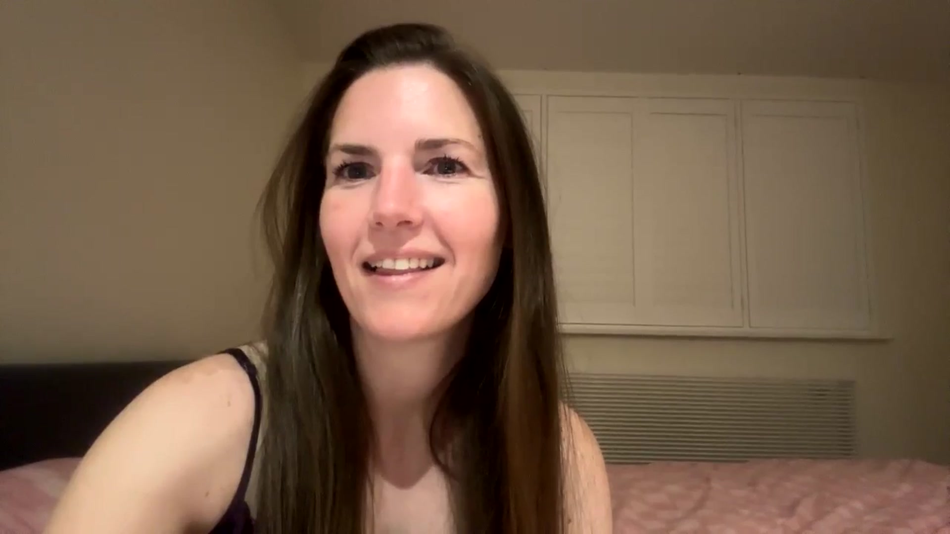 Gallery image thumbnail from Hornyharriet1's myfreecams stream on, 06/06/2024, 23:09 image 3 of 20
