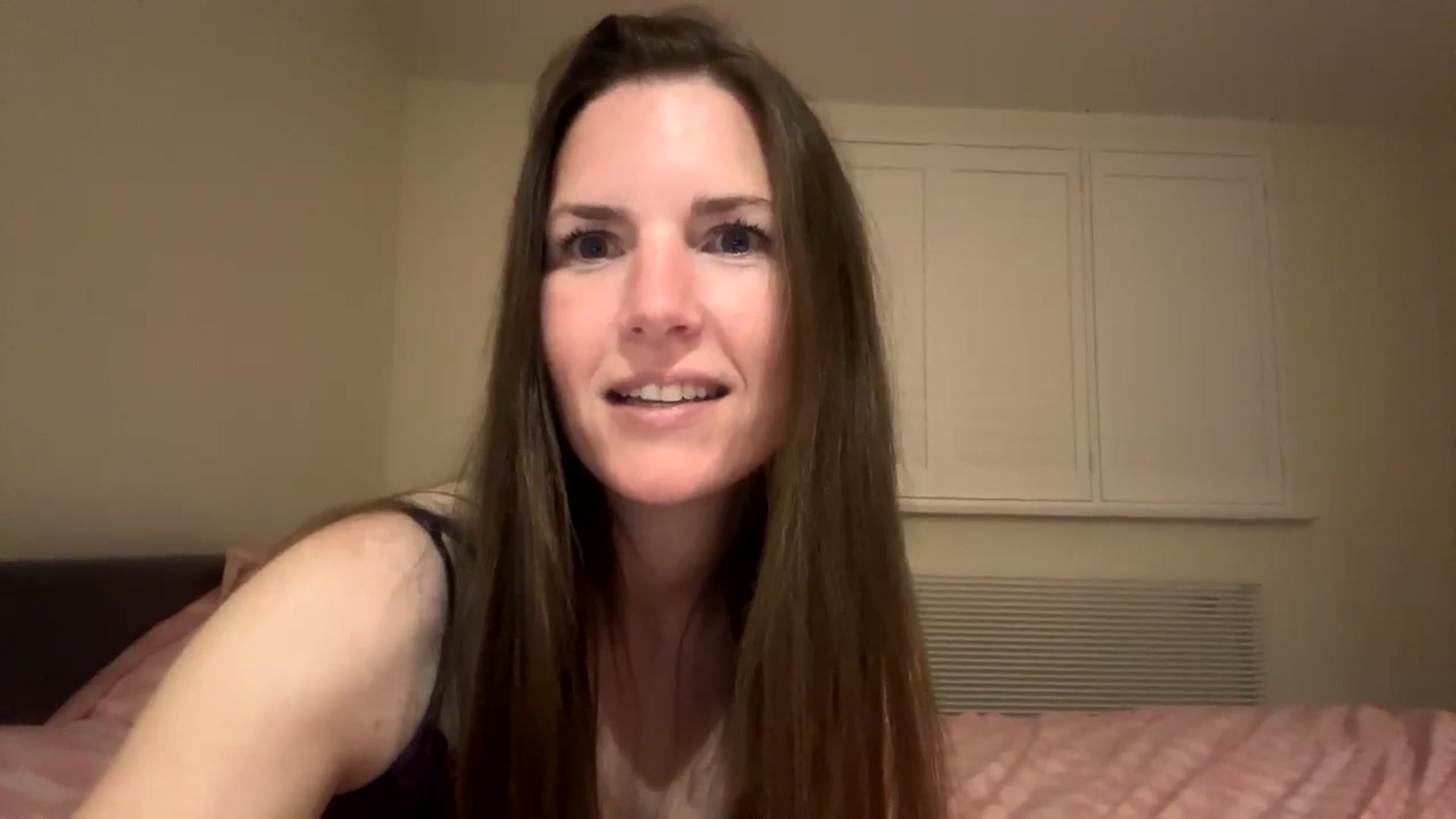 Gallery image thumbnail from Hornyharriet1's myfreecams stream on, 06/06/2024, 23:33 image 3 of 20