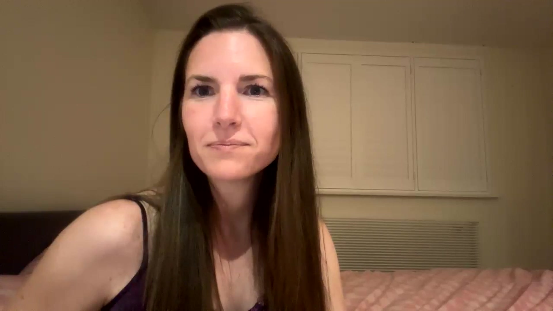 Gallery image thumbnail from Hornyharriet1's myfreecams stream on, 06/06/2024, 23:33 image 4 of 20