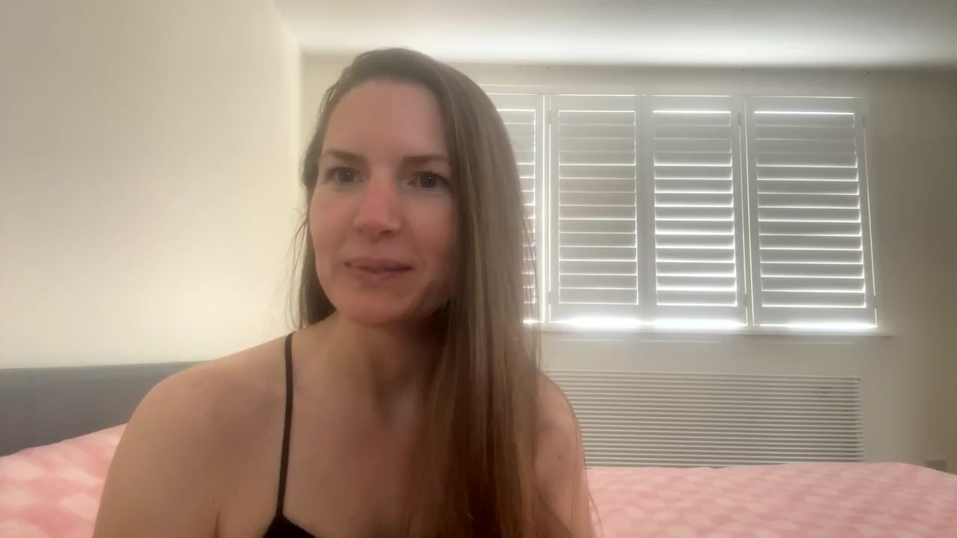 Gallery image thumbnail from Hornyharriet1's myfreecams stream on, 06/07/2024, 12:39 image 6 of 20