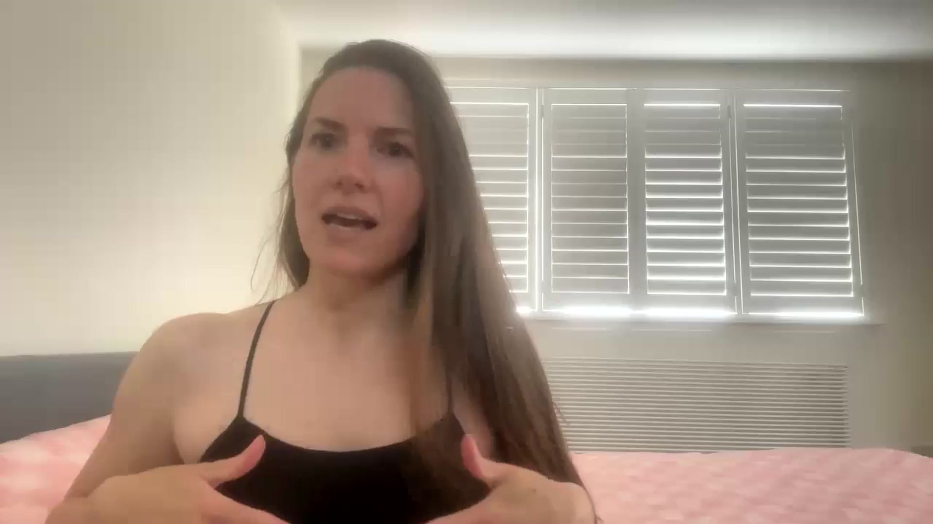 Gallery image thumbnail from Hornyharriet1's myfreecams stream on, 06/07/2024, 12:39 image 5 of 20