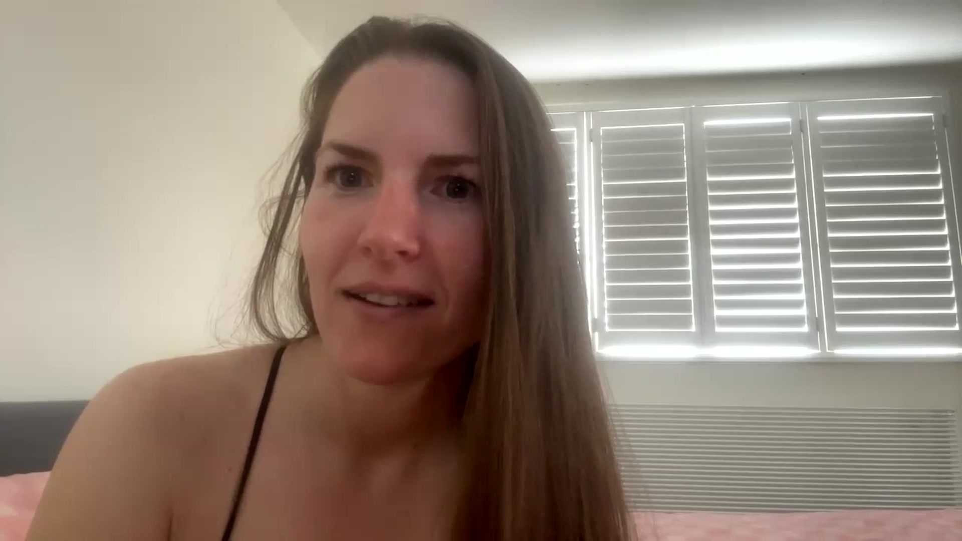 Gallery image thumbnail from Hornyharriet1's myfreecams stream on, 06/07/2024, 12:57 image 8 of 20