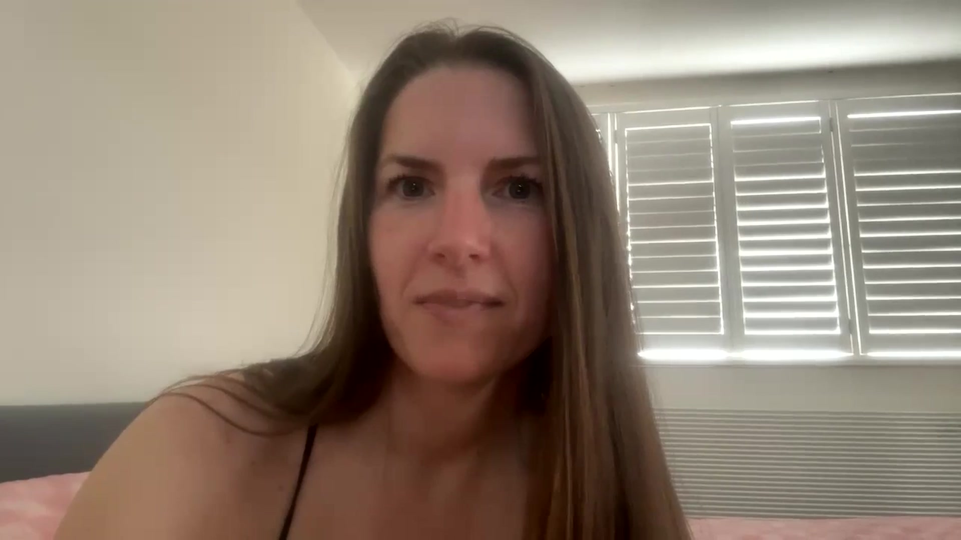 Gallery image thumbnail from Hornyharriet1's myfreecams stream on, 06/07/2024, 12:57 image 9 of 20