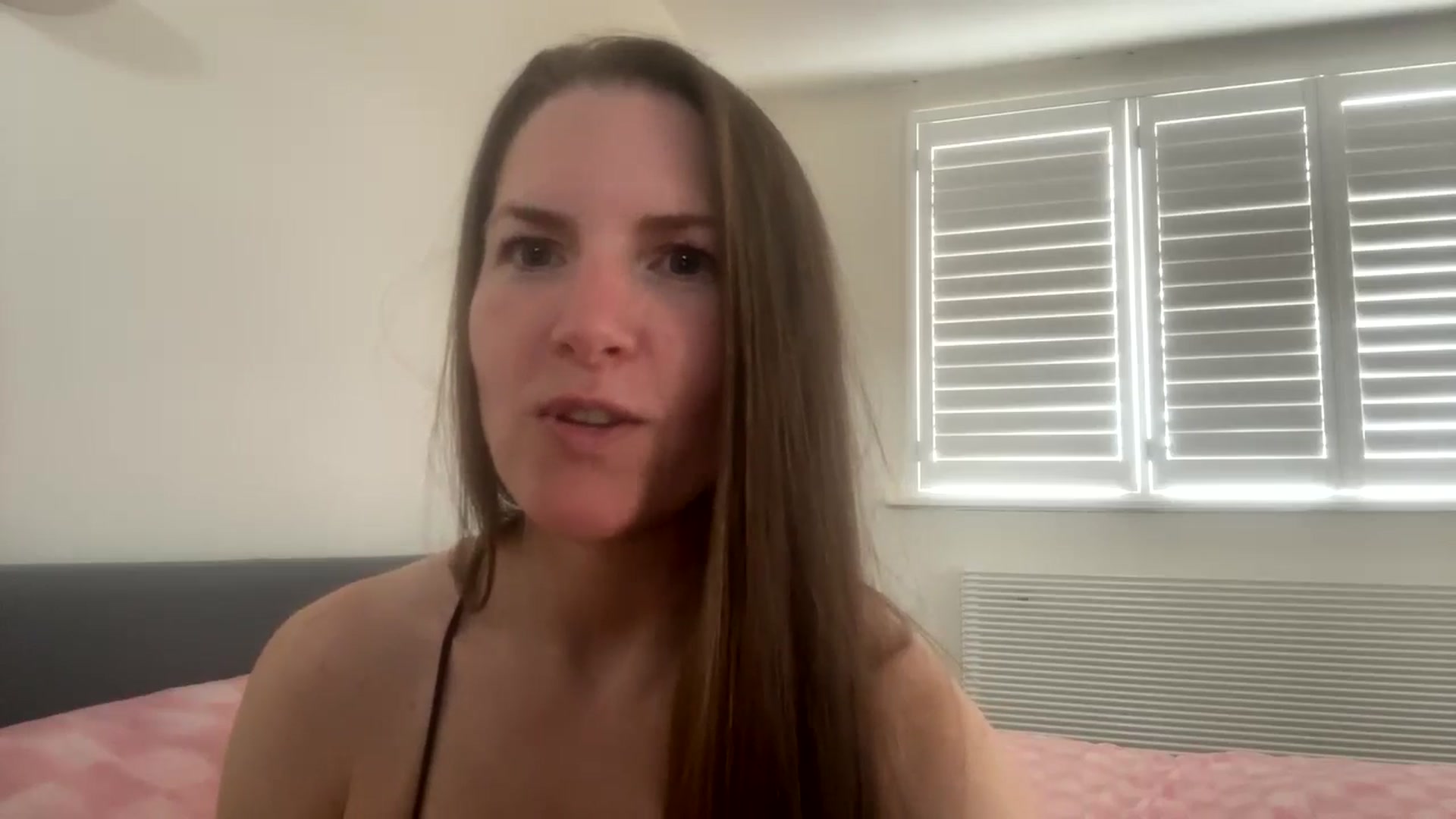 Gallery image thumbnail from Hornyharriet1's myfreecams stream on, 06/07/2024, 12:57 image 2 of 20