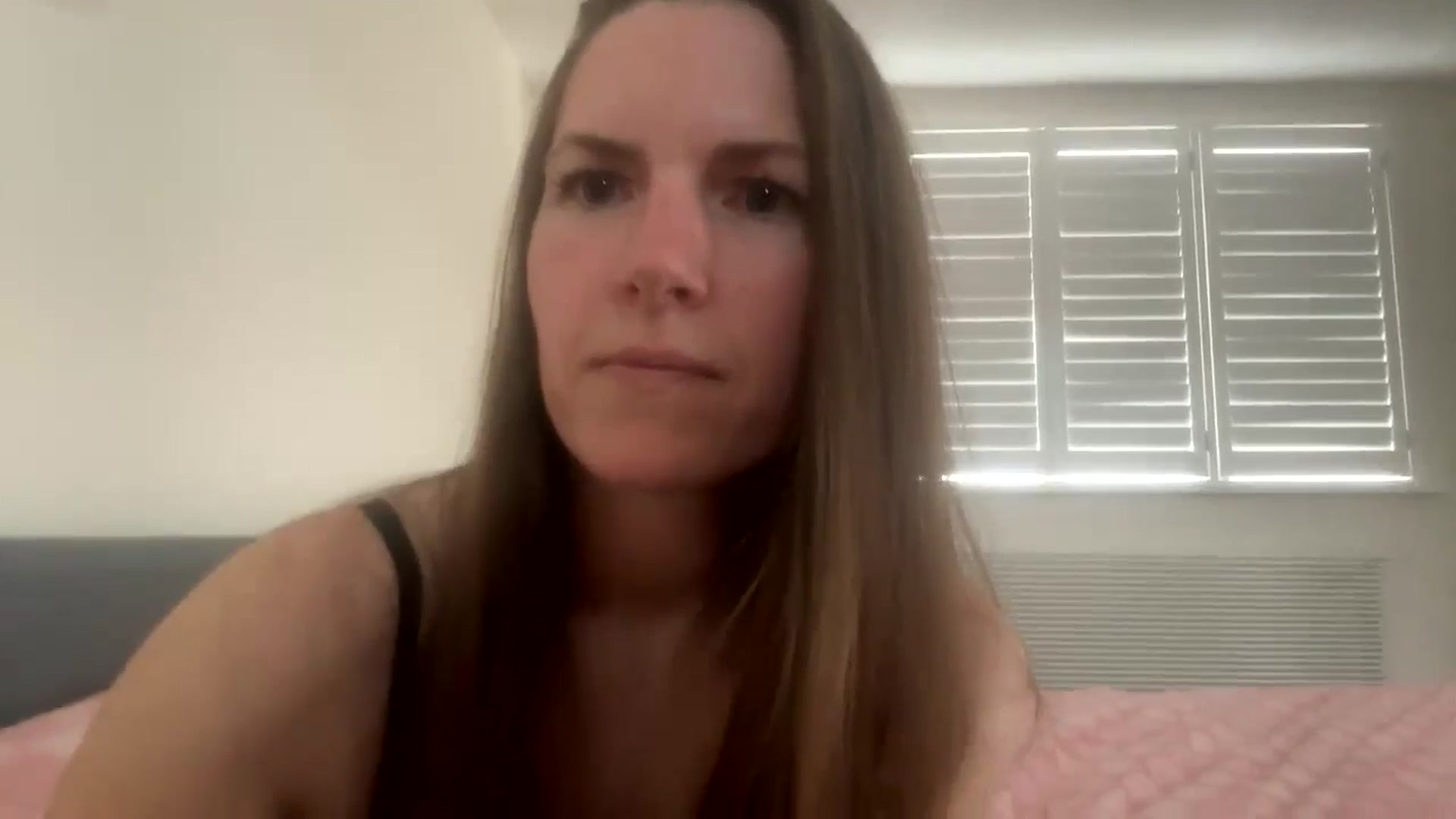 Gallery image thumbnail from Hornyharriet1's myfreecams stream on, 06/07/2024, 16:06 image 13 of 20