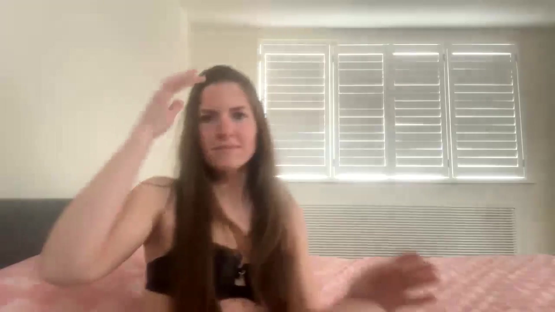 Gallery image thumbnail from Hornyharriet1's myfreecams stream on, 06/07/2024, 16:06 image 9 of 20