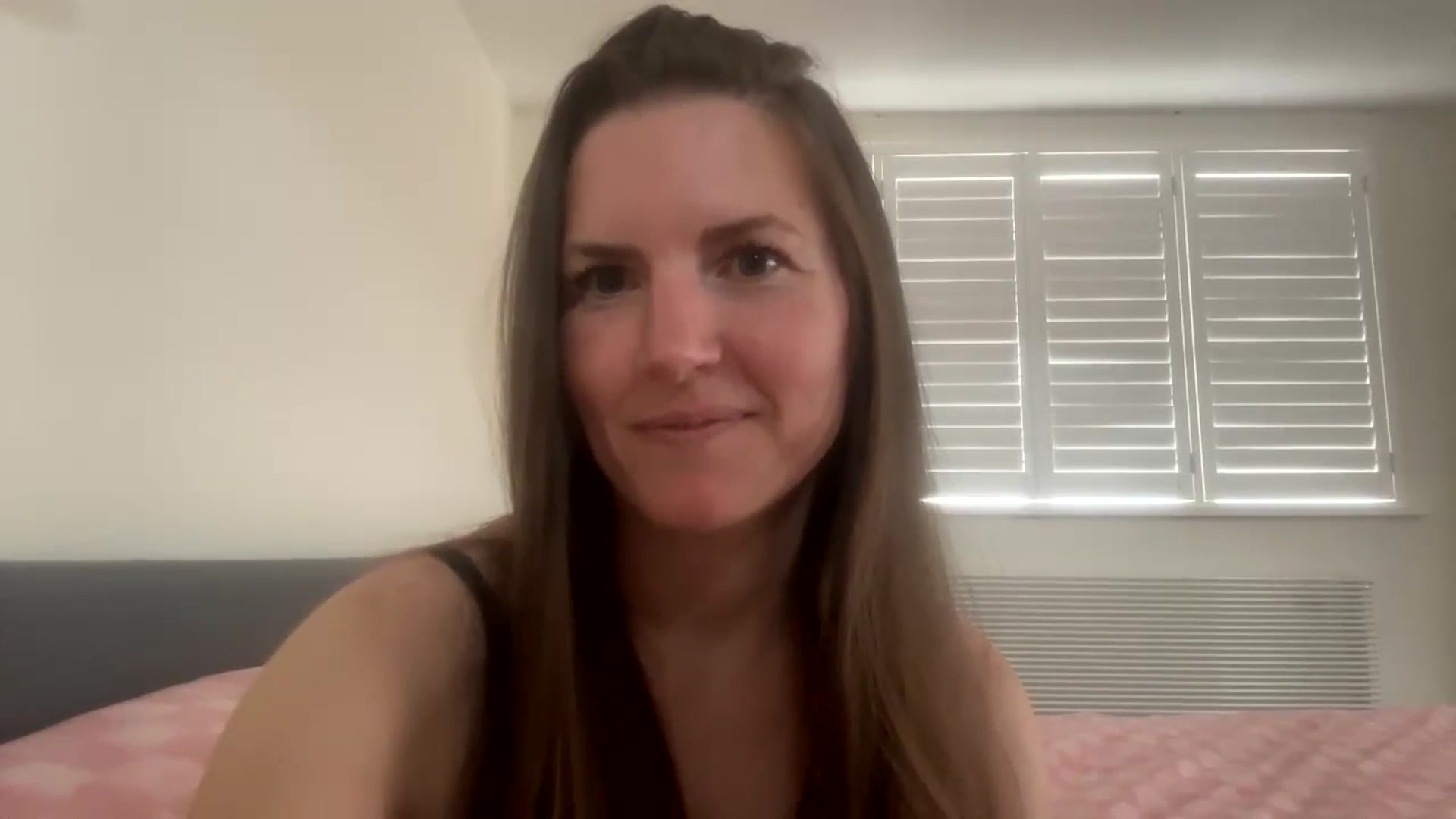 Gallery image thumbnail from Hornyharriet1's myfreecams stream on, 06/07/2024, 16:06 image 2 of 20