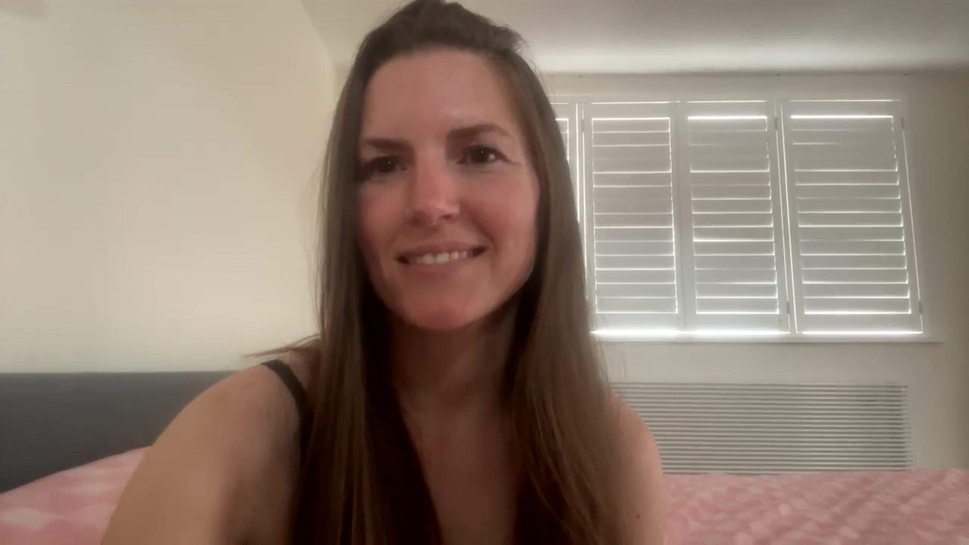 Gallery image thumbnail from Hornyharriet1's myfreecams stream on, 06/07/2024, 16:06 image 3 of 20