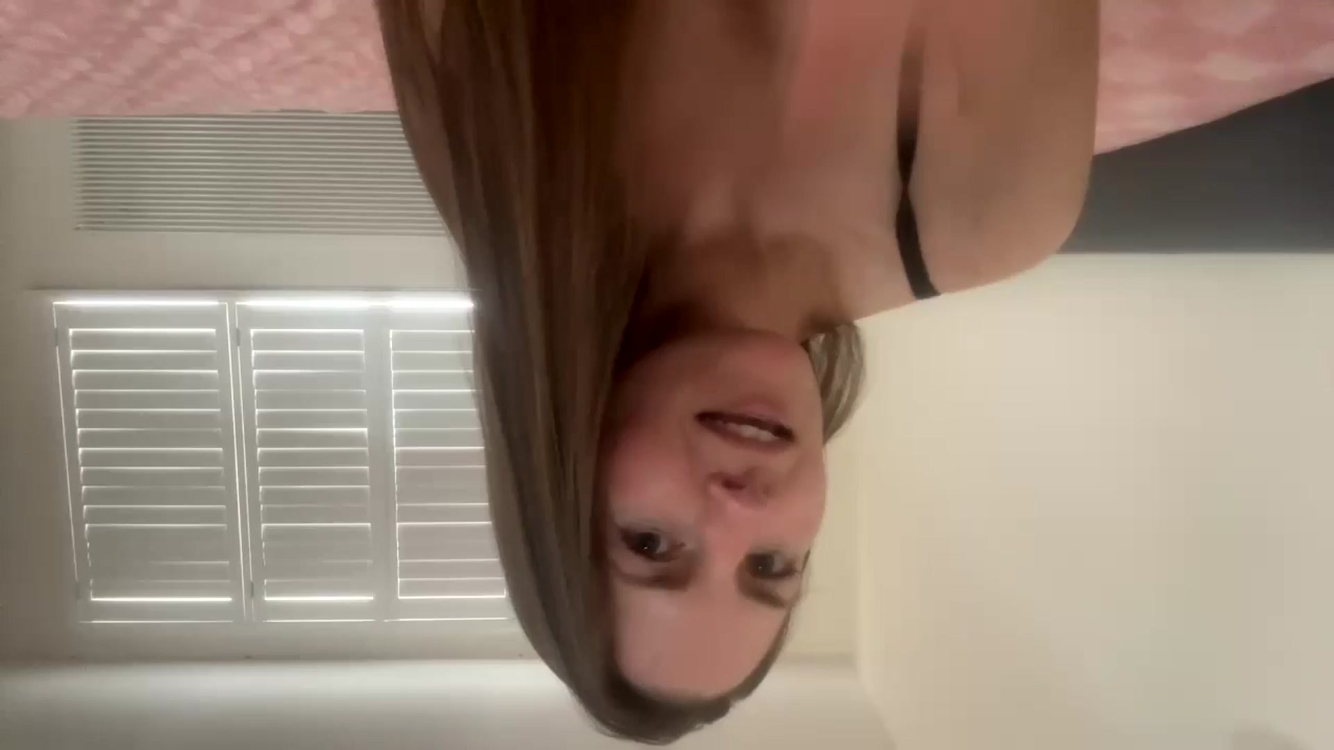 Gallery image thumbnail from Hornyharriet1's myfreecams stream on, 06/07/2024, 16:06 image 20 of 20