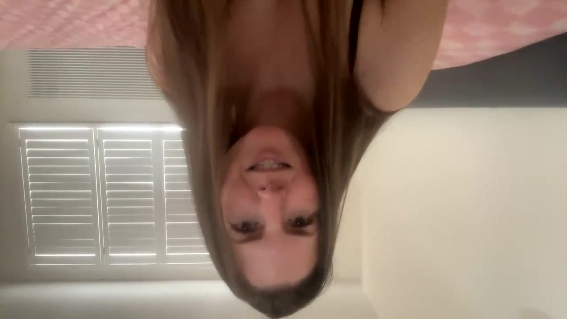 Gallery image thumbnail from Hornyharriet1's myfreecams stream on, 06/07/2024, 16:06 image 19 of 20