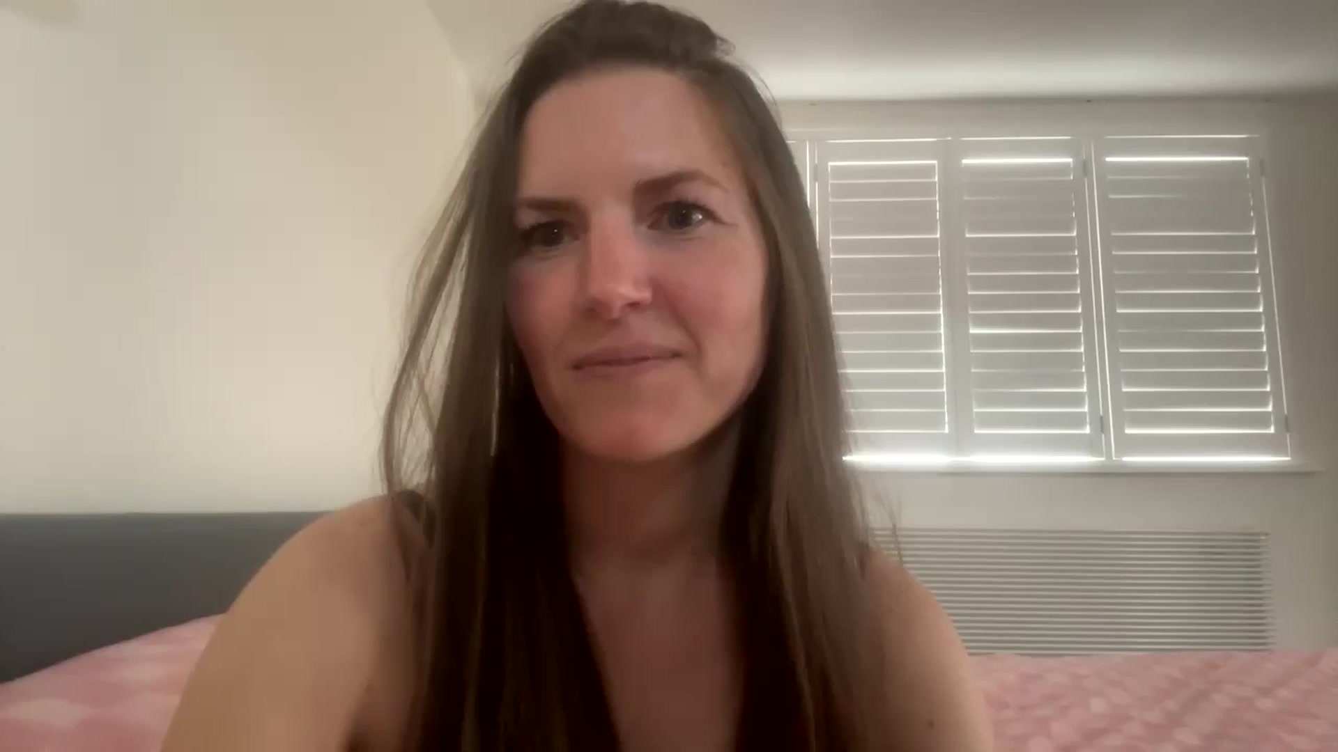 Gallery image thumbnail from Hornyharriet1's myfreecams stream on, 06/07/2024, 16:06 image 1 of 20
