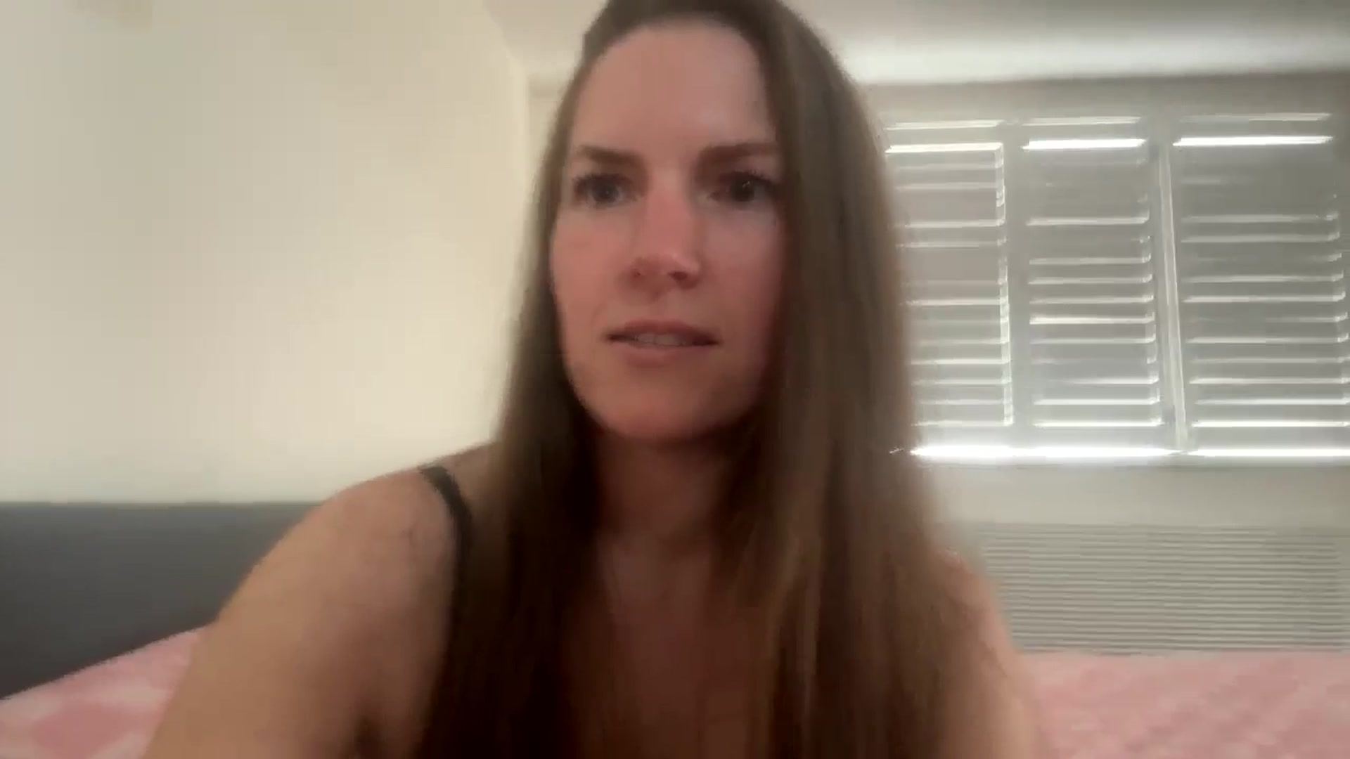 Gallery image thumbnail from Hornyharriet1's myfreecams stream on, 06/07/2024, 16:06 image 12 of 20