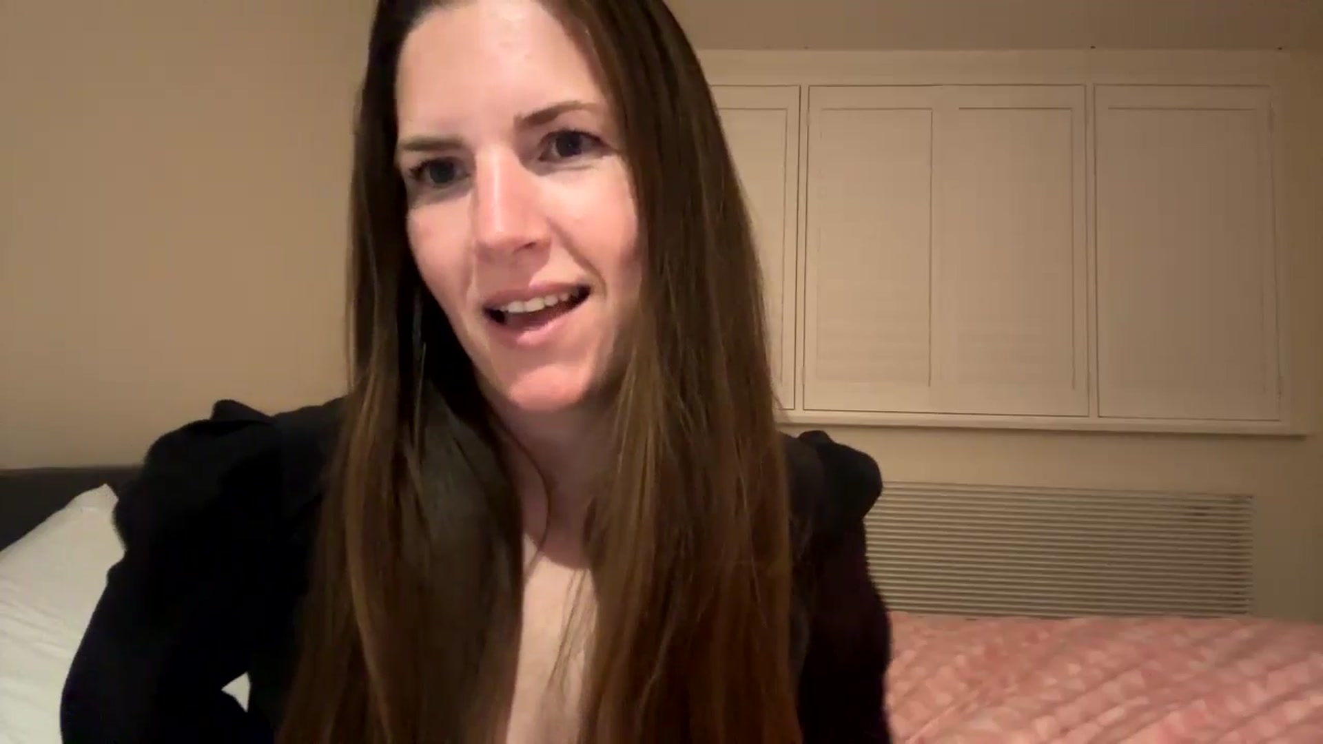 Gallery image thumbnail from Hornyharriet1's myfreecams stream on, 06/11/2024, 22:15 image 10 of 20