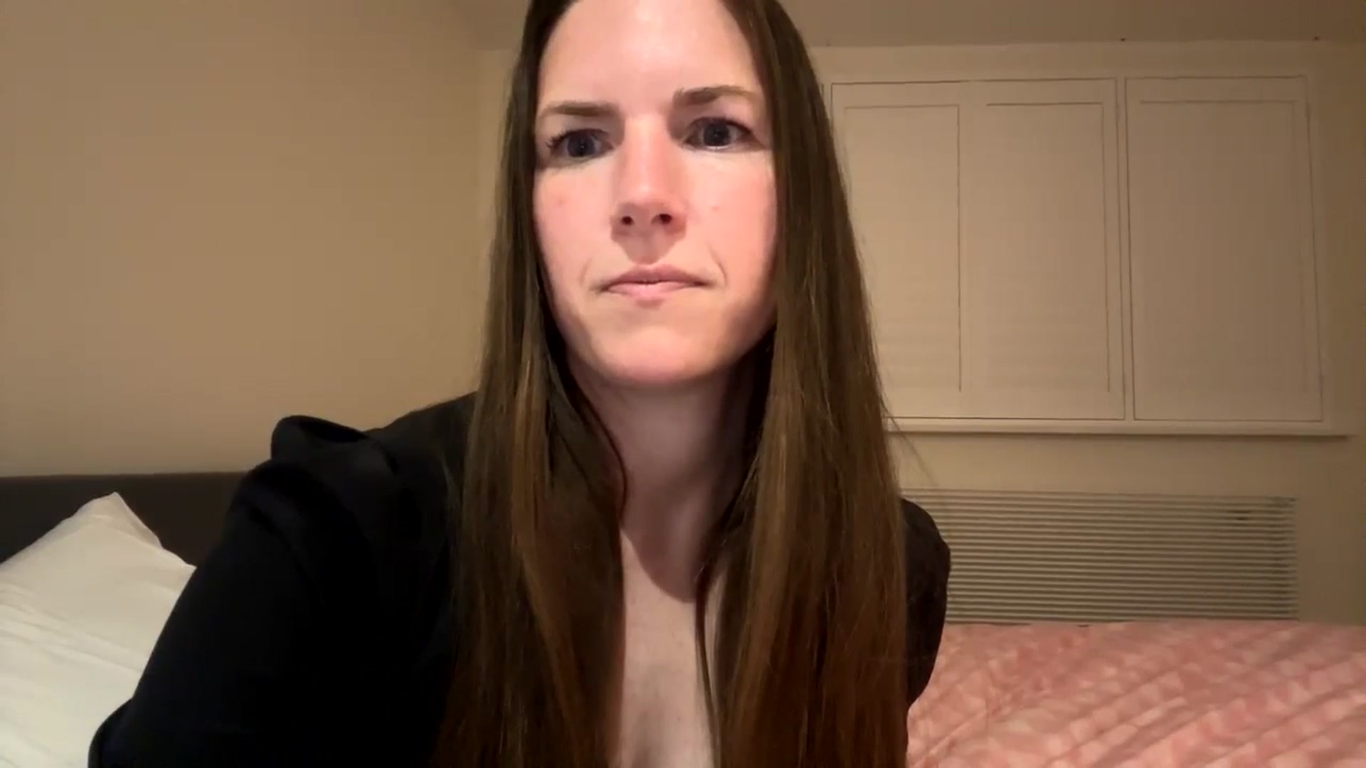Gallery image thumbnail from Hornyharriet1's myfreecams stream on, 06/11/2024, 22:15 image 13 of 20