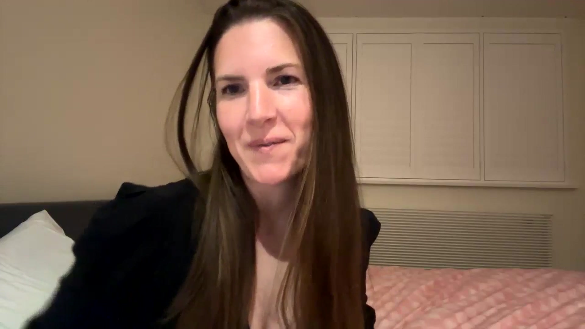 Gallery image thumbnail from Hornyharriet1's myfreecams stream on, 06/11/2024, 22:15 image 6 of 20