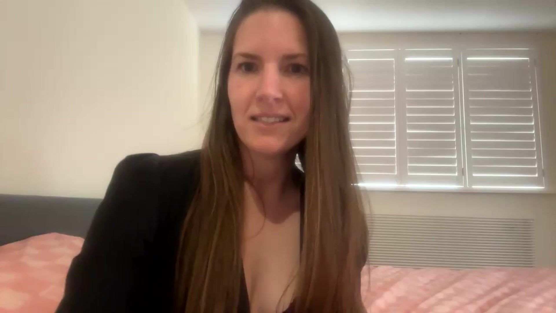 Gallery image thumbnail from Hornyharriet1's myfreecams stream on, 06/12/2024, 10:00 image 11 of 20