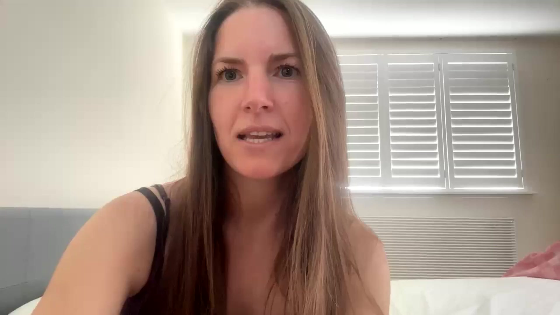 Gallery image thumbnail from Hornyharriet1's myfreecams stream on, 06/14/2024, 13:17 image 2 of 20