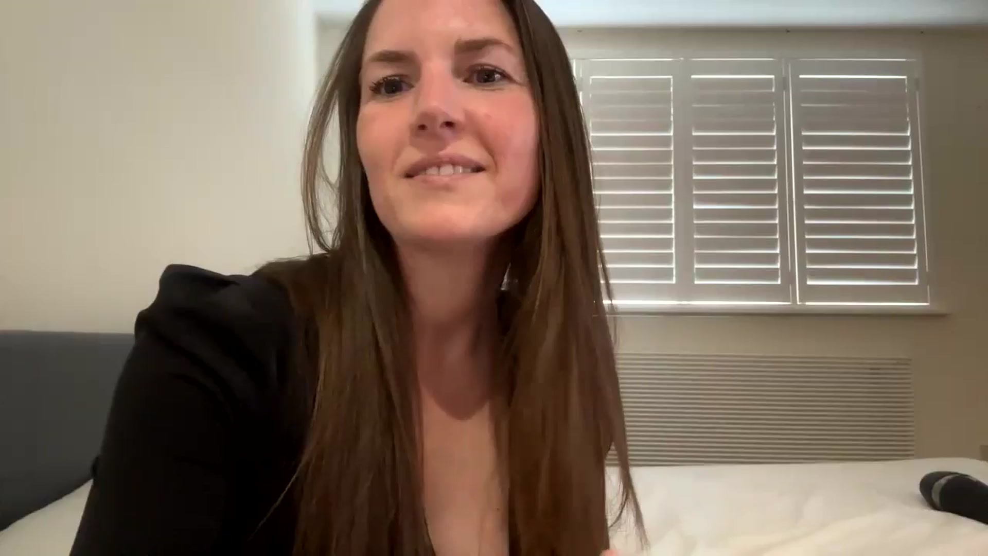 Gallery image thumbnail from Hornyharriet1's myfreecams stream on, 06/14/2024, 17:35 image 11 of 20