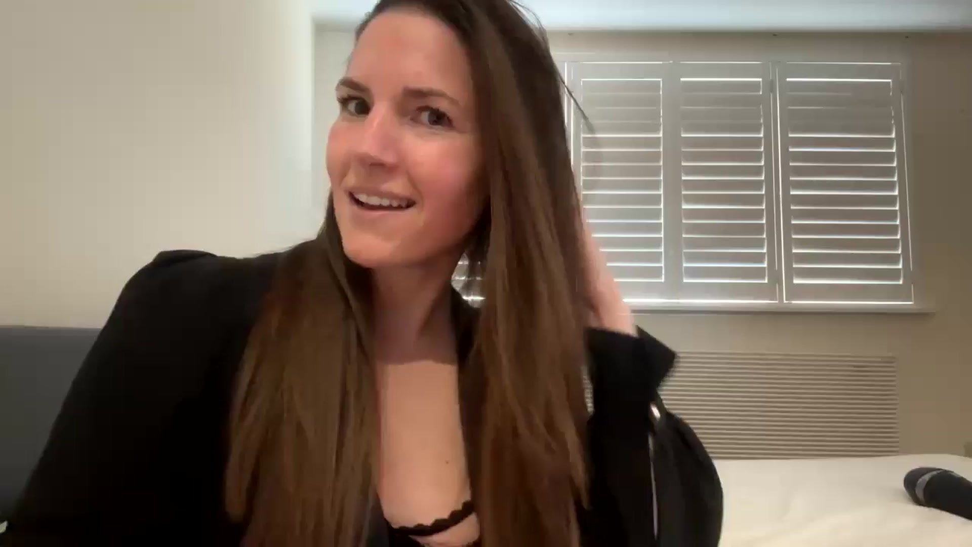 Gallery image thumbnail from Hornyharriet1's myfreecams stream on, 06/14/2024, 17:35 image 10 of 20