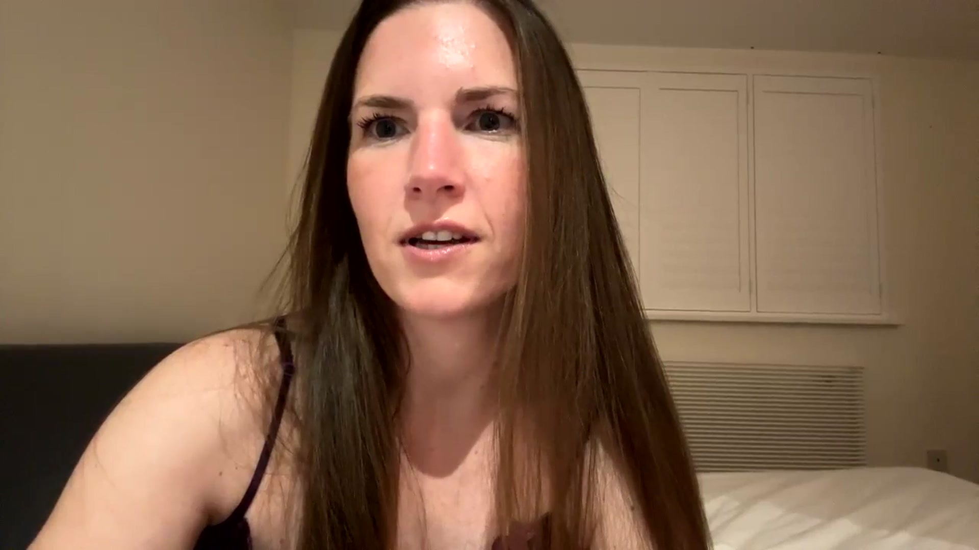 Gallery image thumbnail from Hornyharriet1's myfreecams stream on, 06/14/2024, 22:32 image 14 of 20
