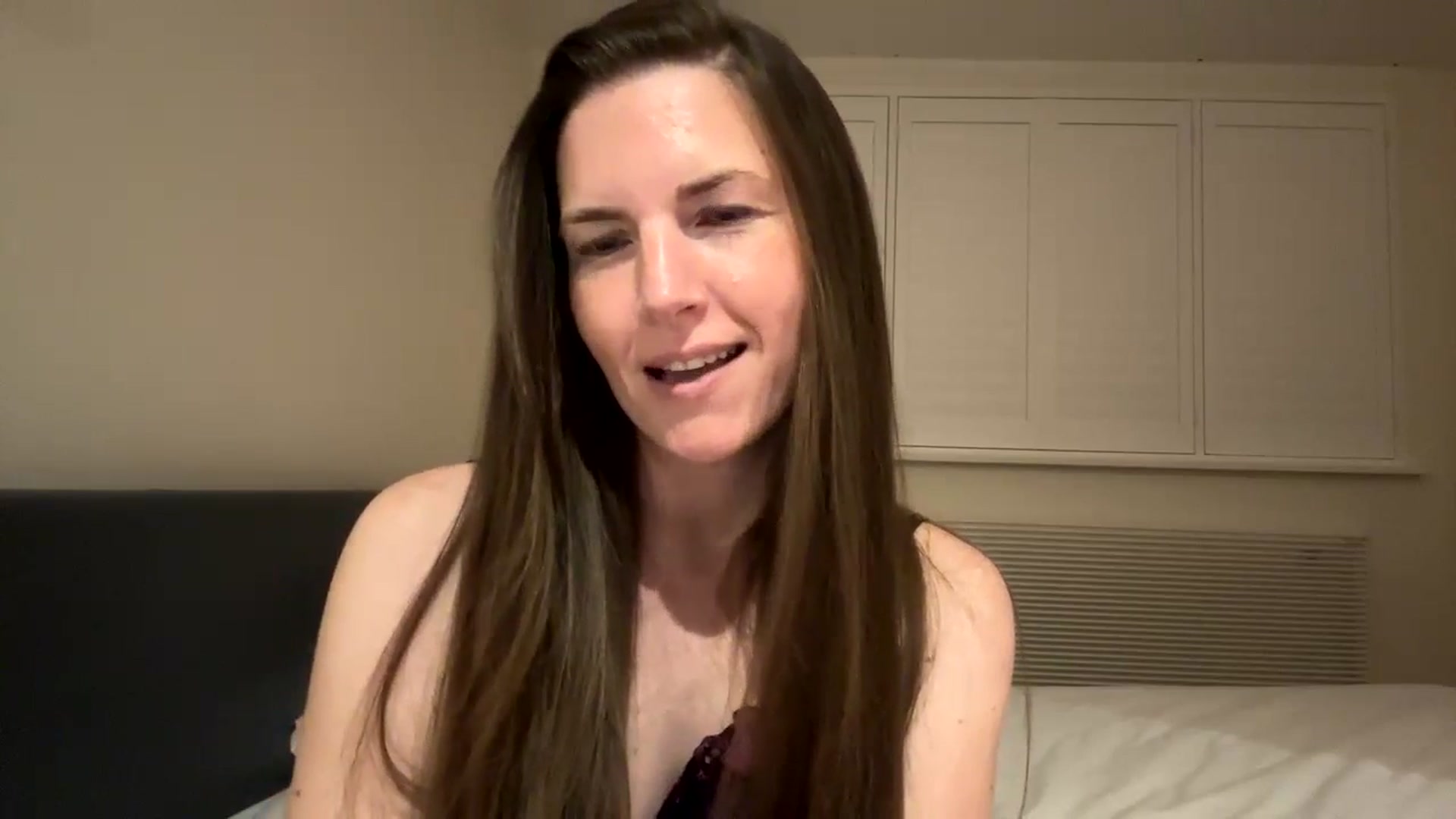 Gallery image thumbnail from Hornyharriet1's myfreecams stream on, 06/15/2024, 24:28 image 15 of 20