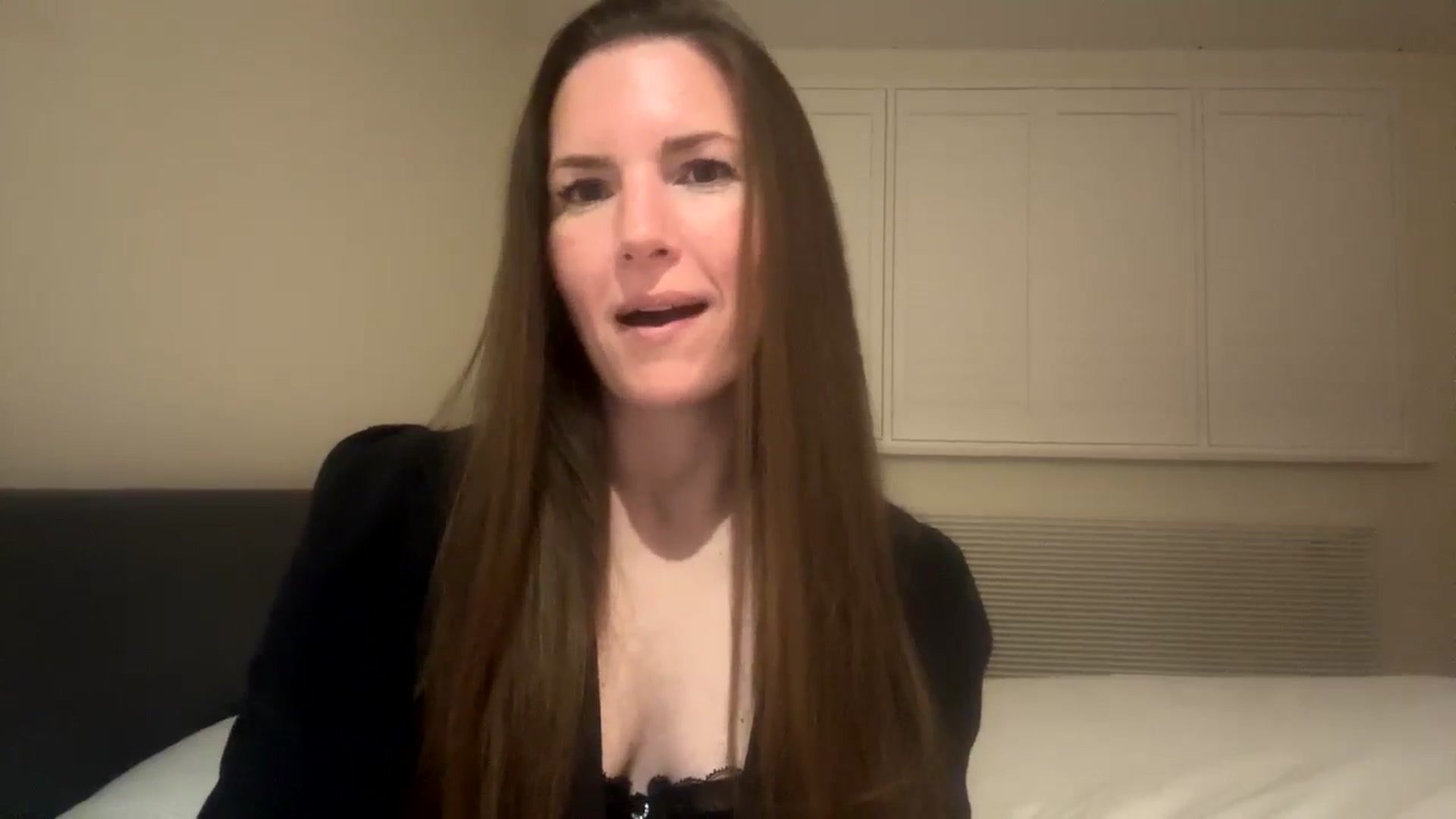 Gallery image thumbnail from Hornyharriet1's myfreecams stream on, 06/15/2024, 23:45 image 4 of 20