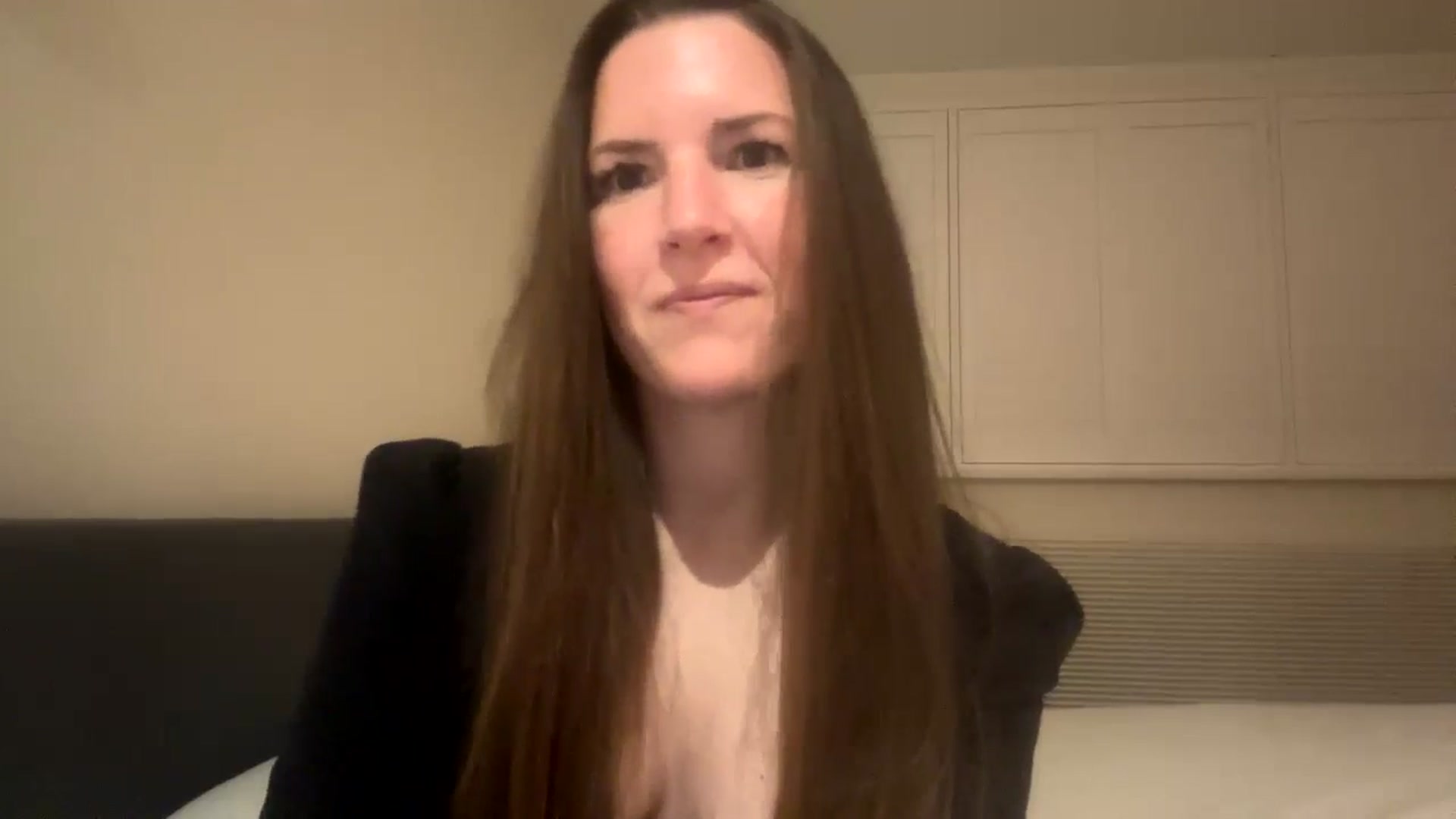 Gallery image thumbnail from Hornyharriet1's myfreecams stream on, 06/15/2024, 23:45 image 18 of 20
