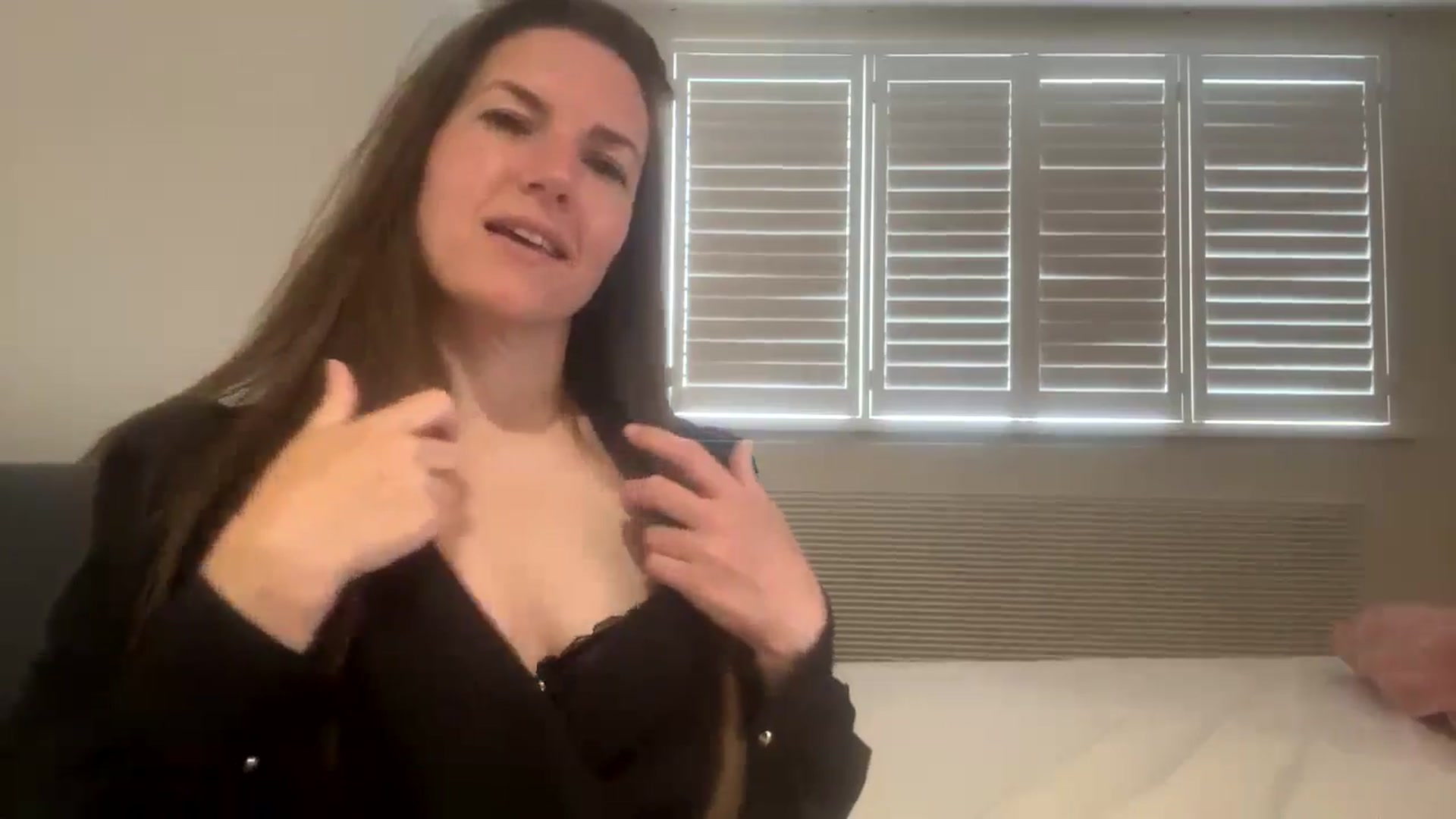 Gallery image thumbnail from Hornyharriet1's myfreecams stream on, 06/16/2024, 07:43 image 8 of 20