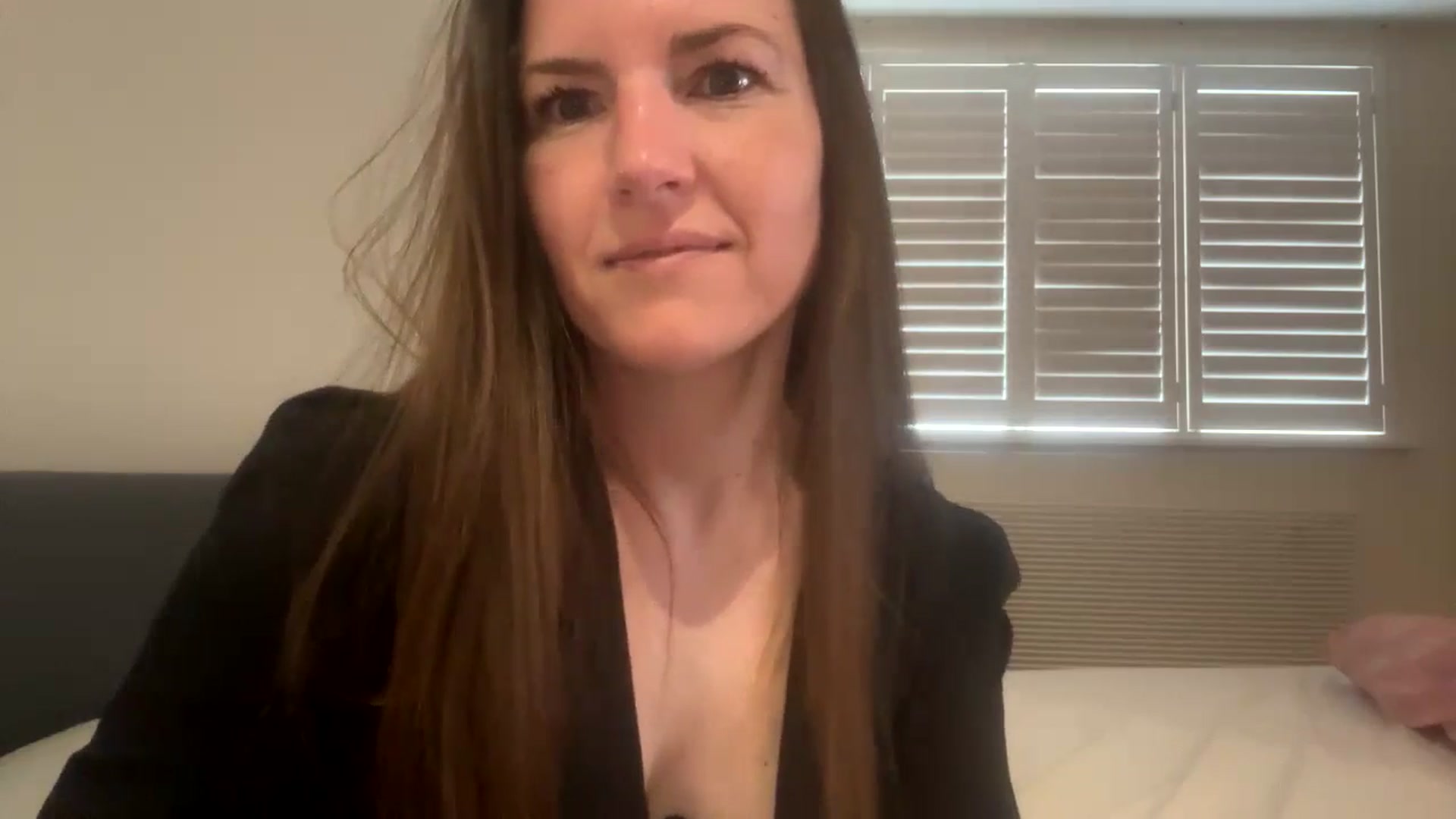 Gallery image thumbnail from Hornyharriet1's myfreecams stream on, 06/16/2024, 07:43 image 10 of 20