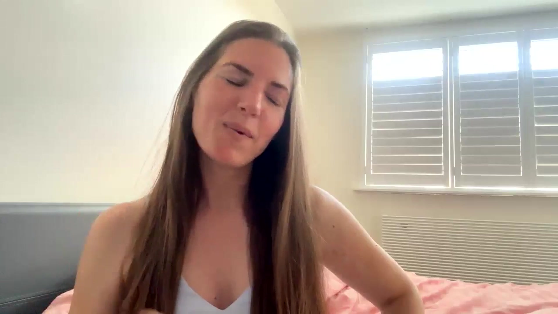 Gallery image thumbnail from Hornyharriet1's myfreecams stream on, 06/25/2024, 11:49 image 2 of 20