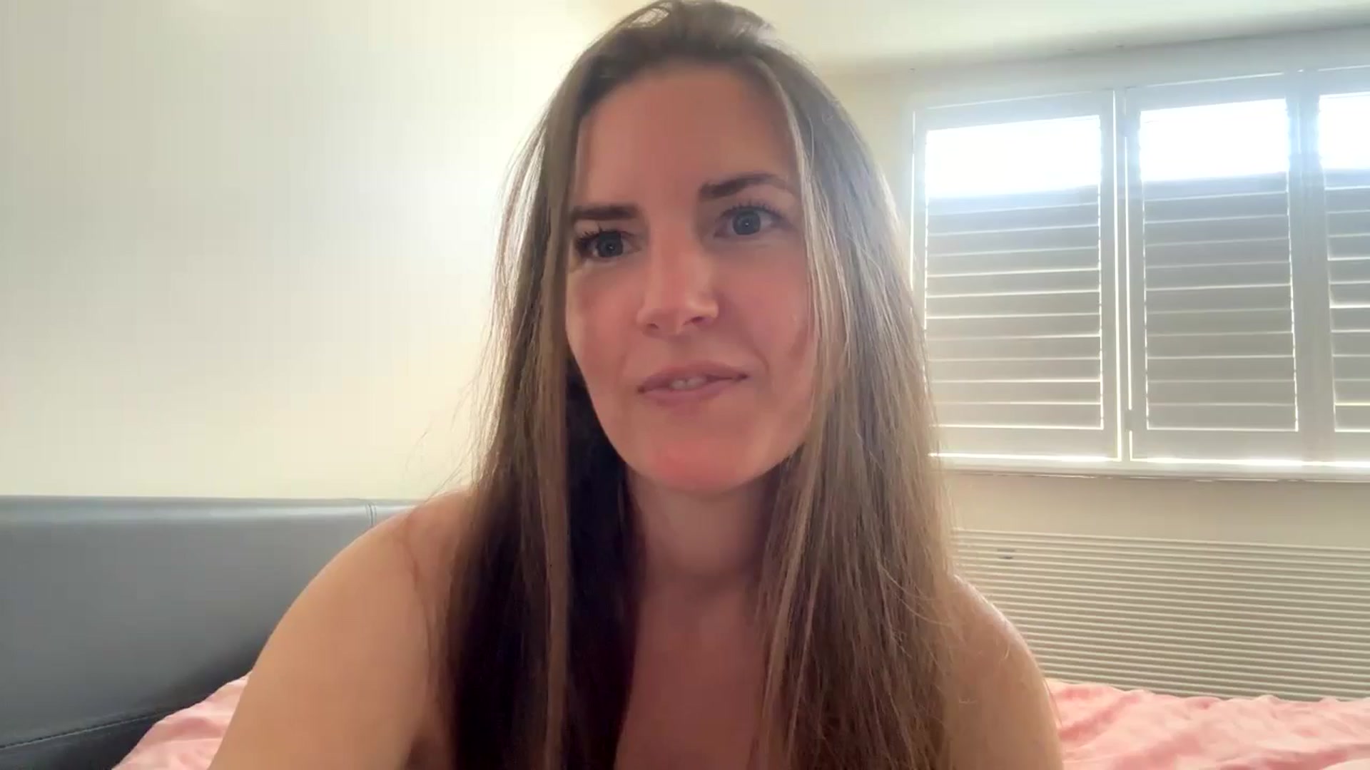 Gallery image thumbnail from Hornyharriet1's myfreecams stream on, 06/25/2024, 11:49 image 1 of 20