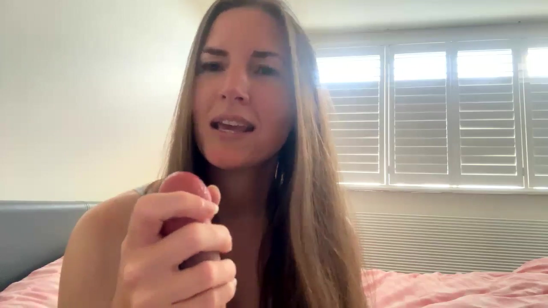 Gallery image thumbnail from Hornyharriet1's myfreecams stream on, 06/25/2024, 11:49 image 7 of 20